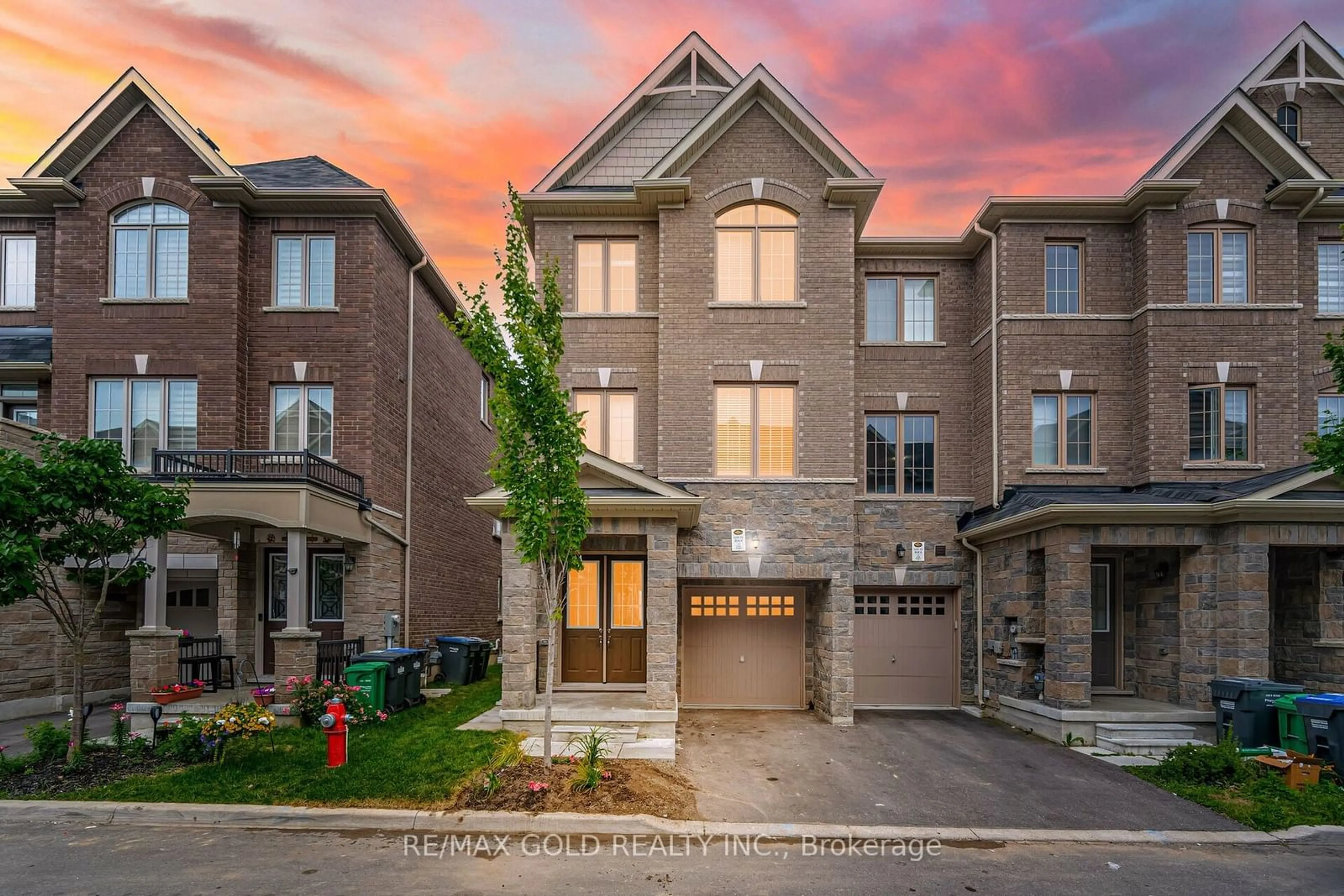 A pic from exterior of the house or condo for 13 Faye St, Brampton Ontario L6P 4M9