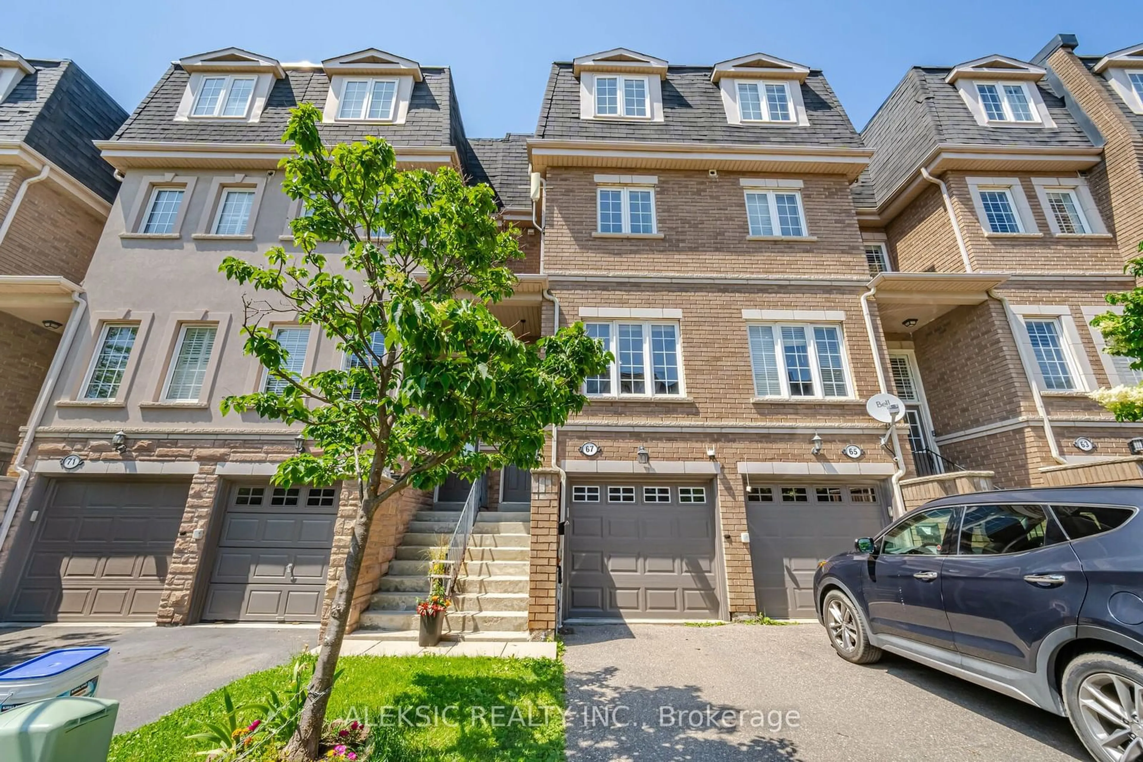 A pic from exterior of the house or condo for 435 Hensall Circ #67, Mississauga Ontario L5A 4P1