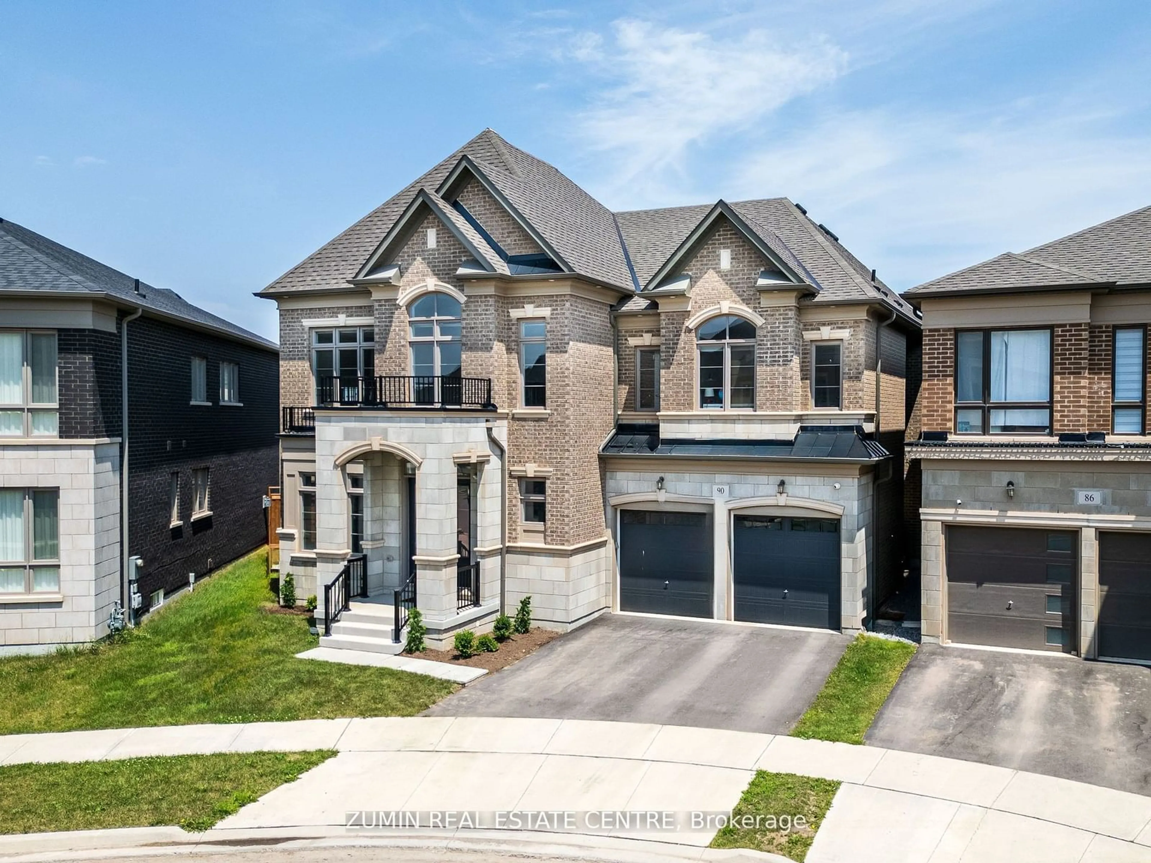 Frontside or backside of a home for 90 Boulton Tr, Oakville Ontario L6H 7C5