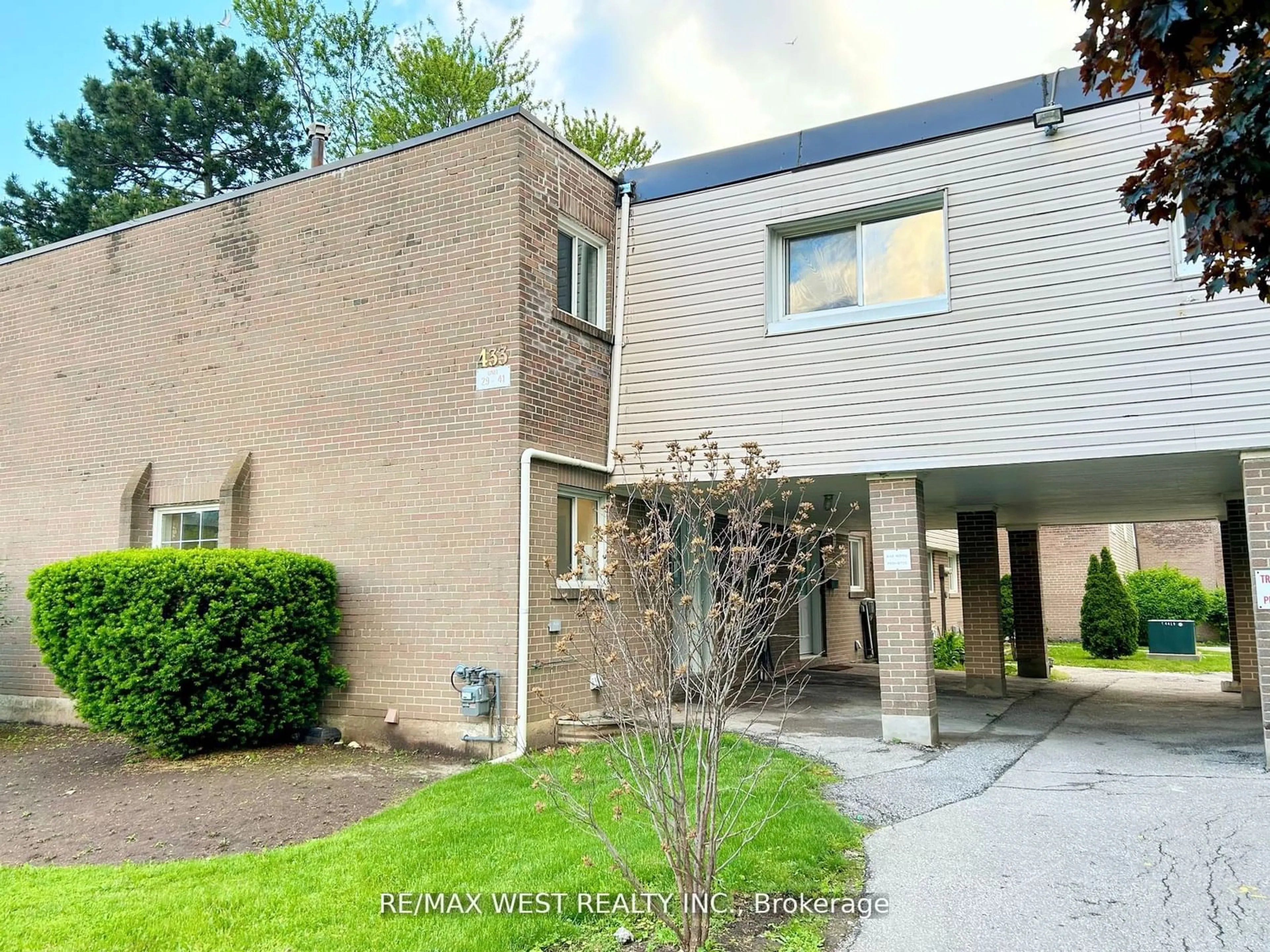 A pic from exterior of the house or condo for 433 Silverstone Dr #29, Toronto Ontario M9W 3K7