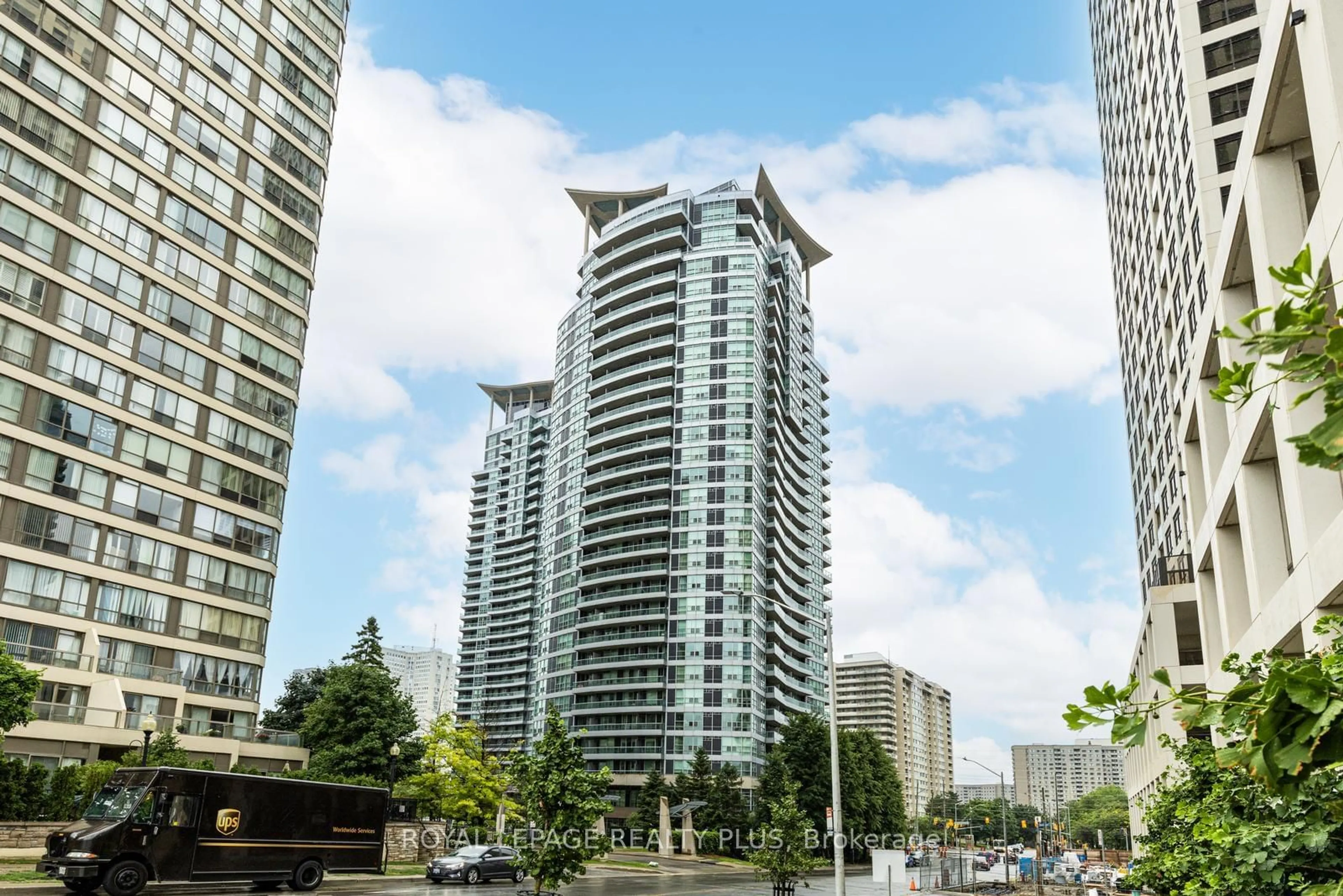 A pic from exterior of the house or condo for 33 Elm Dr #1204, Mississauga Ontario L5B 4M2