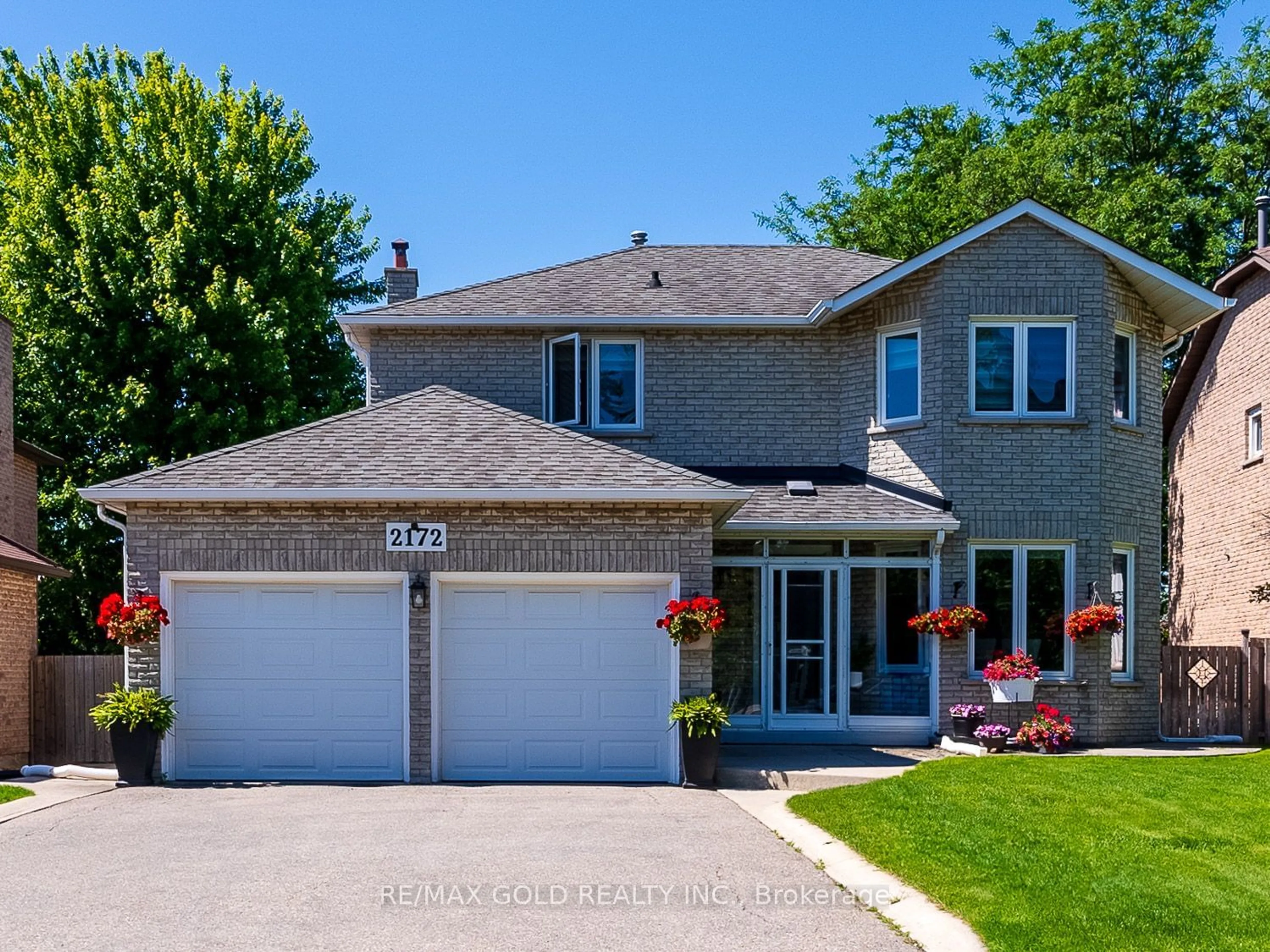 Frontside or backside of a home for 2172 Sixth Line, Oakville Ontario L6H 3N1