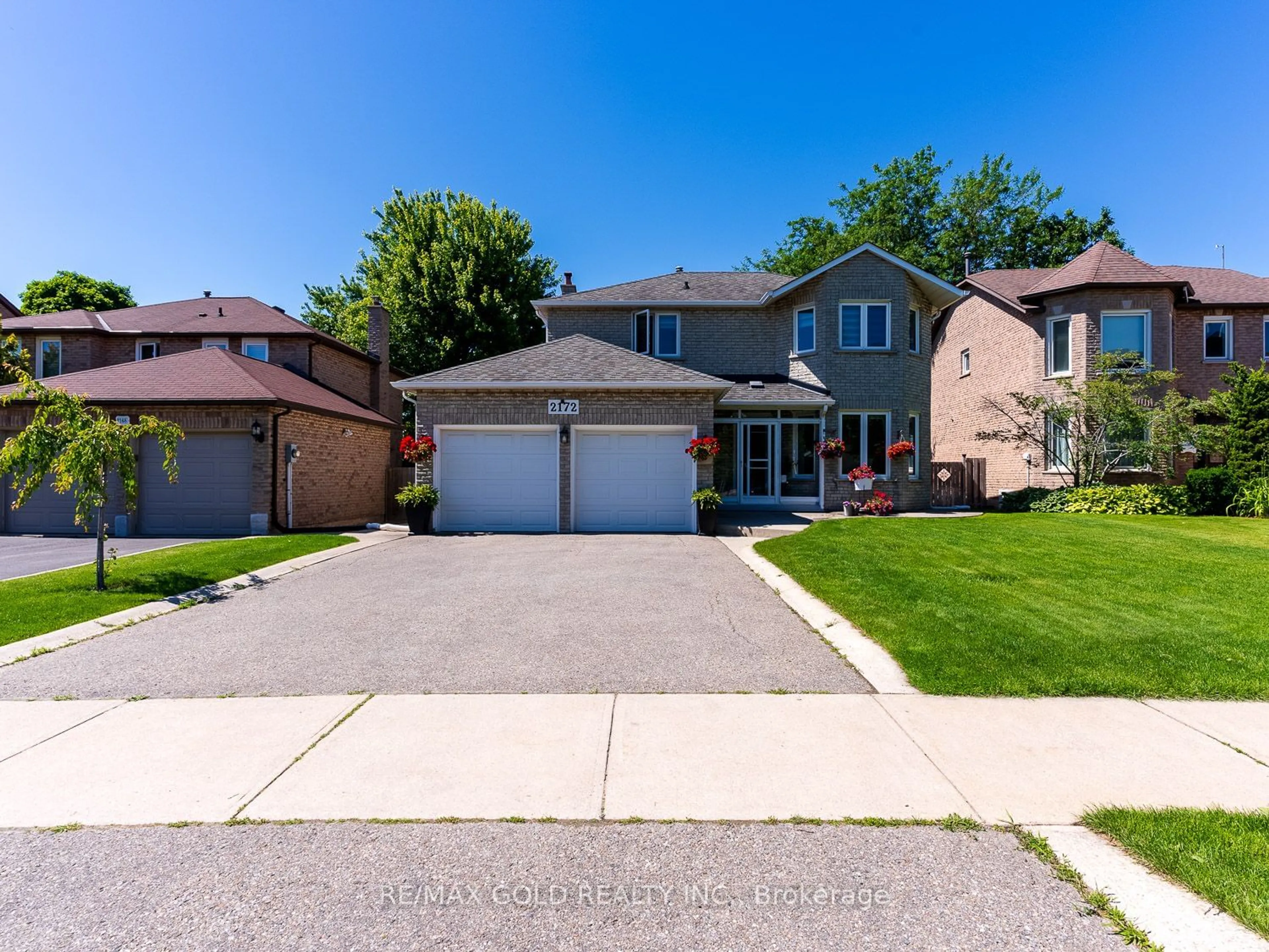 Frontside or backside of a home for 2172 Sixth Line, Oakville Ontario L6H 3N1