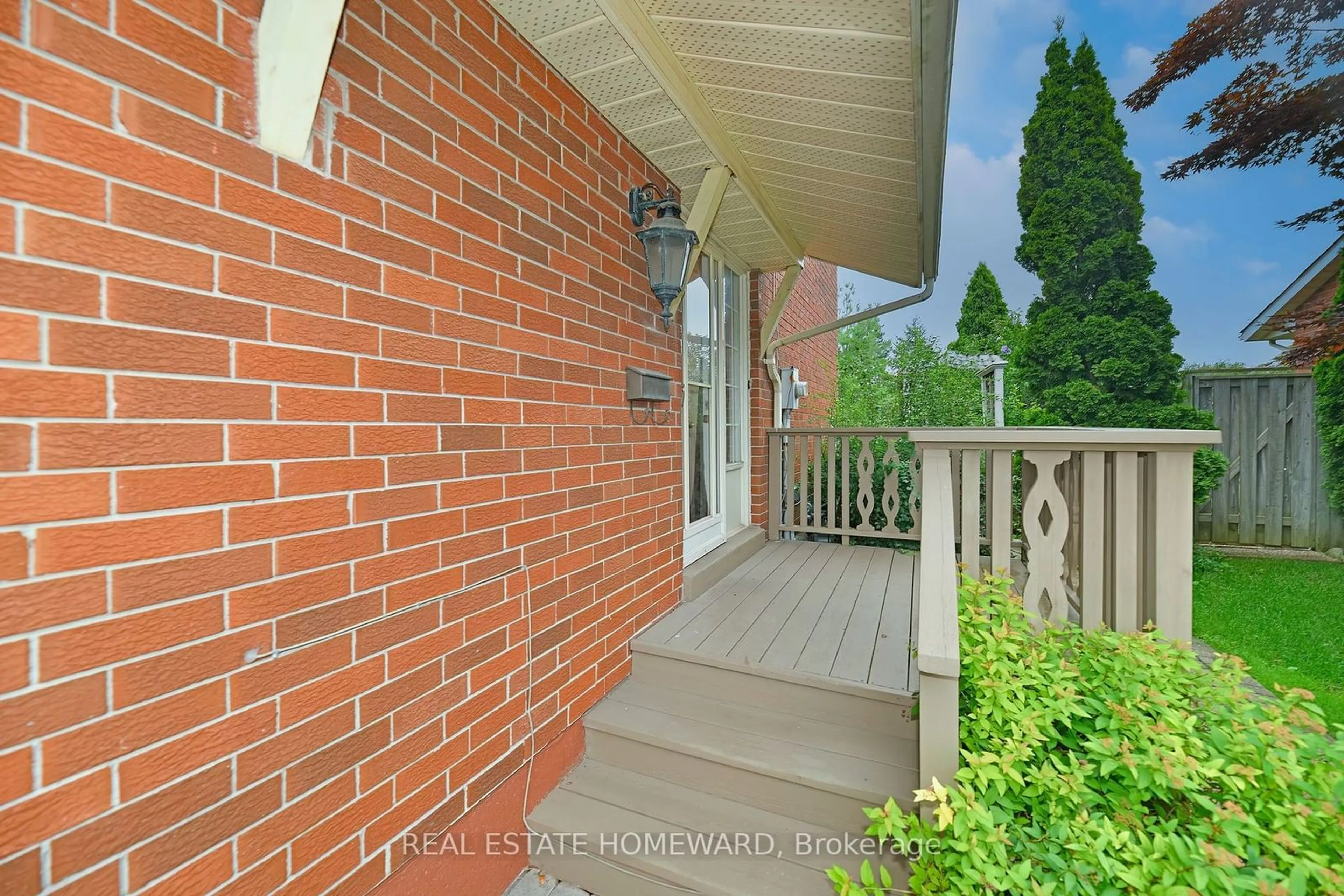 Home with brick exterior material for 2266 Margot St, Oakville Ontario L6H 3M7