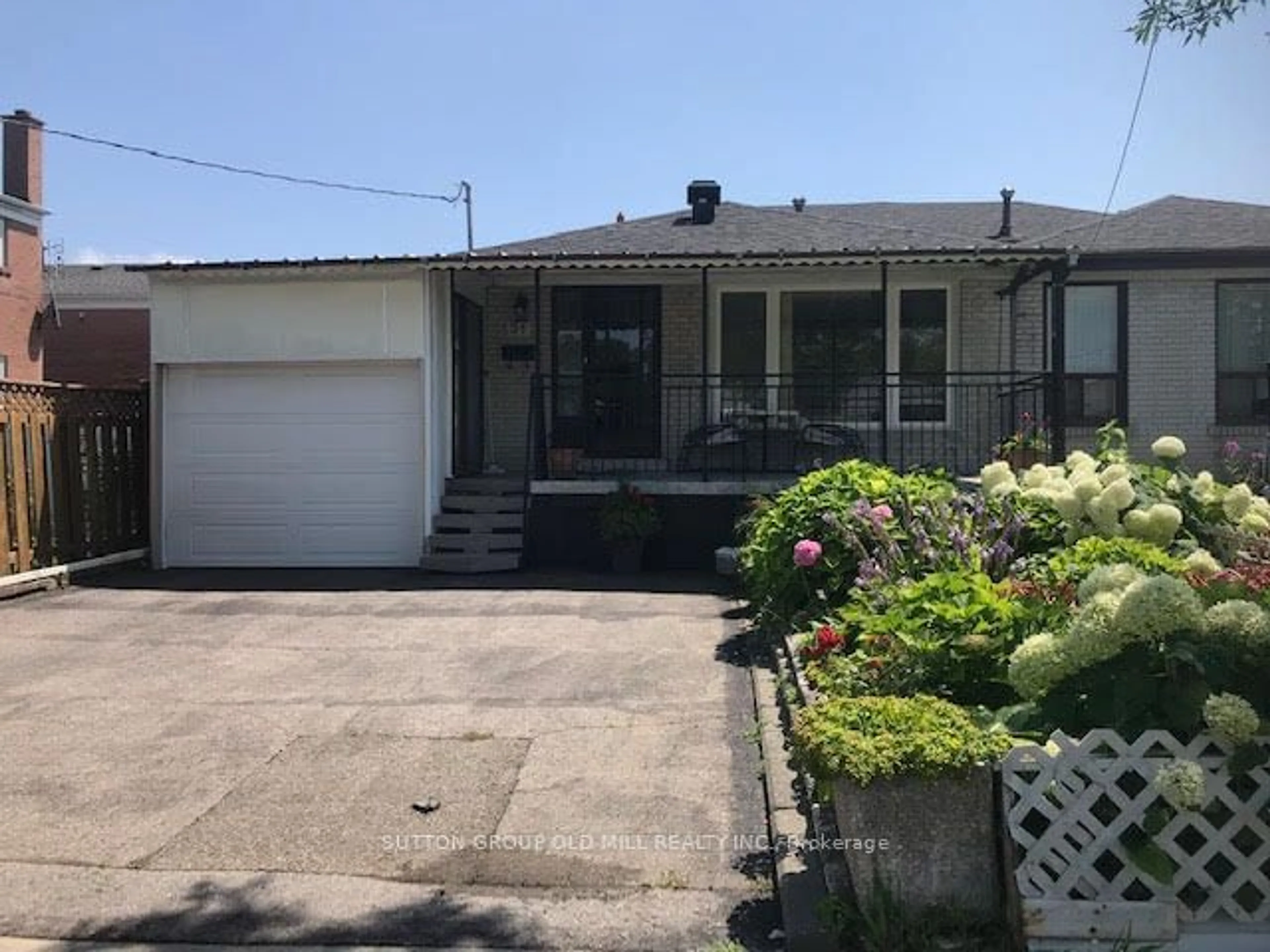 Frontside or backside of a home, the street view for 31 Demaris Ave, Toronto Ontario M3N 1M2