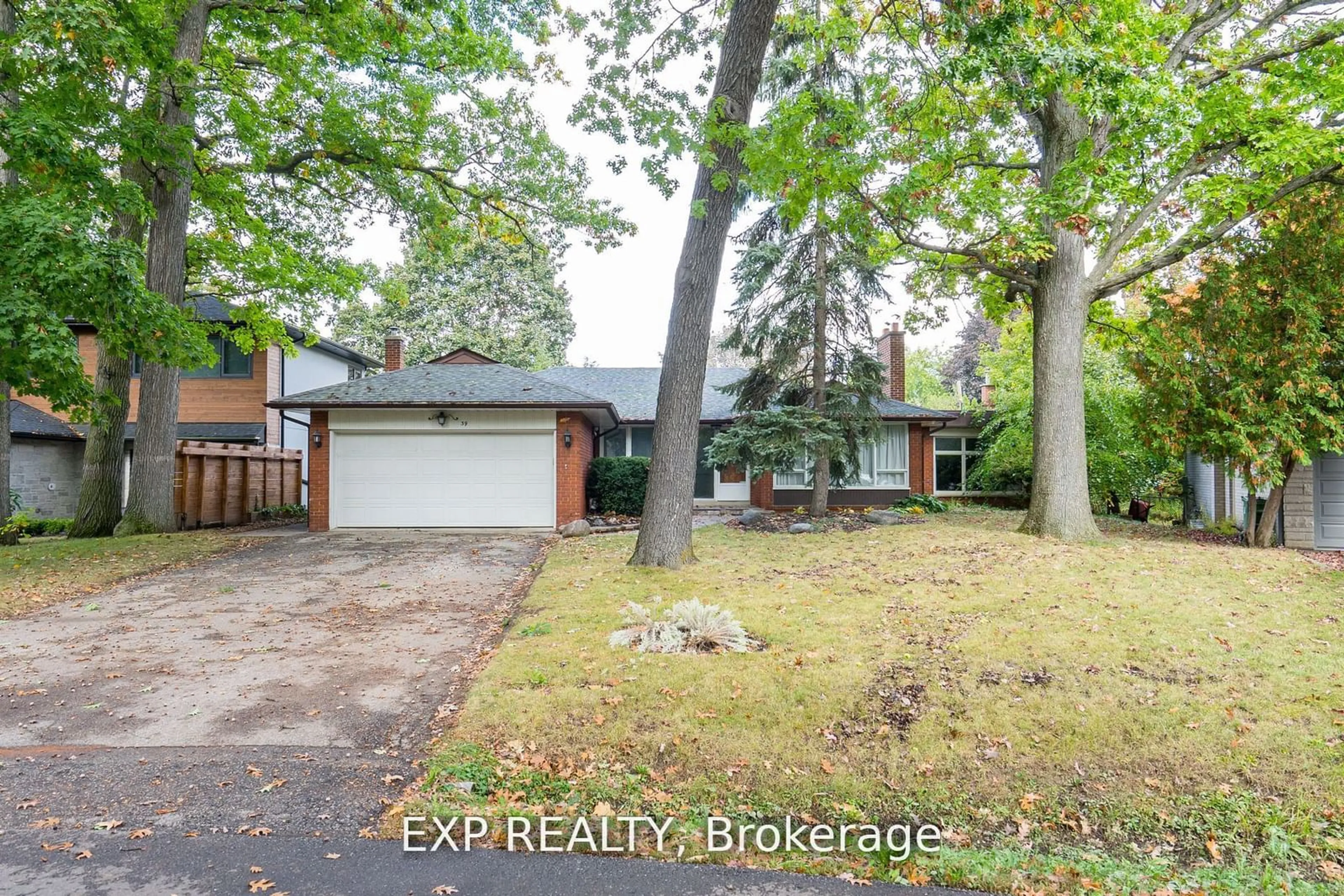 Frontside or backside of a home for 39 Farningham Cres, Toronto Ontario M9B 3B4