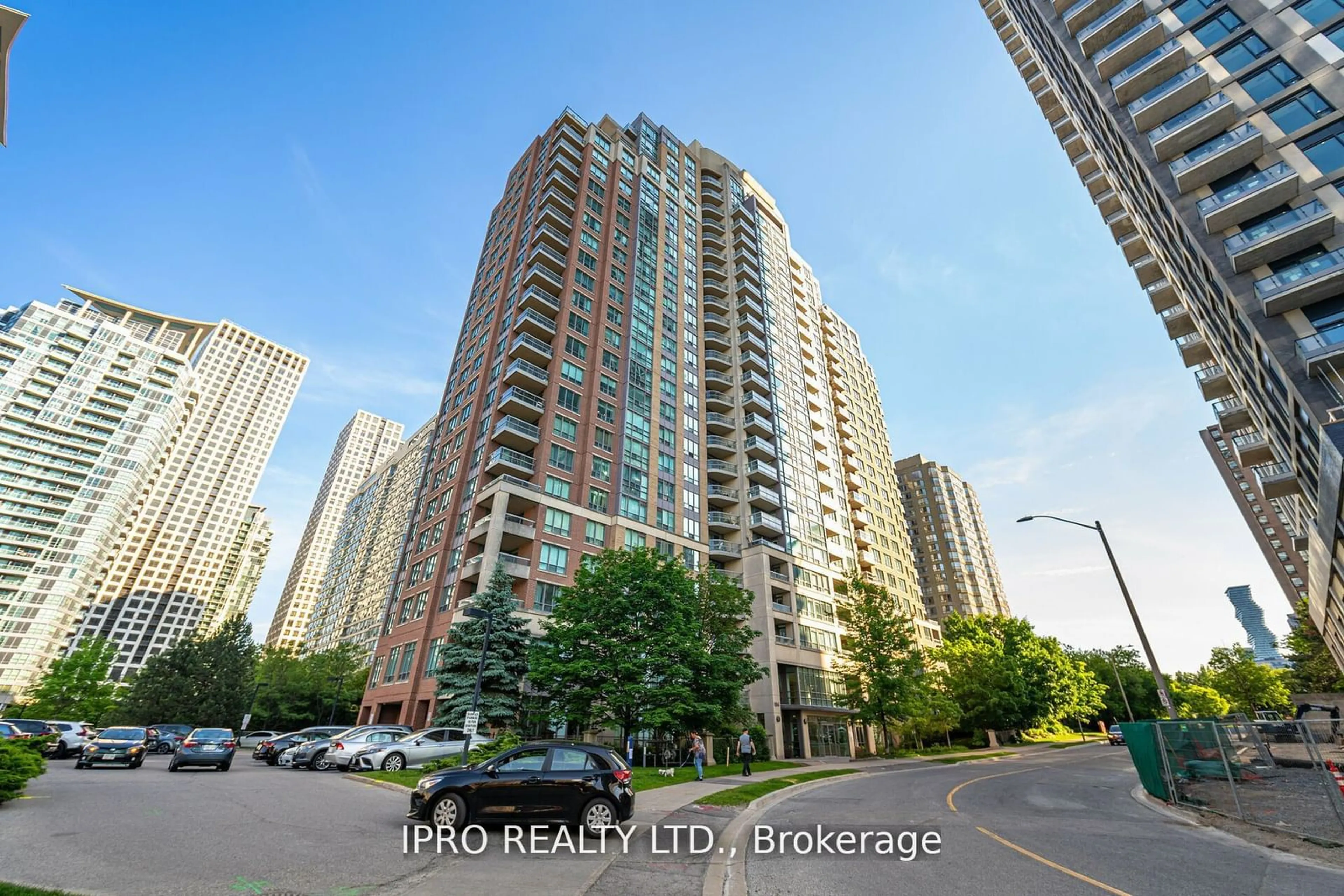 A pic from exterior of the house or condo for 156 Enfield Pl #2212, Mississauga Ontario L5B 4L8