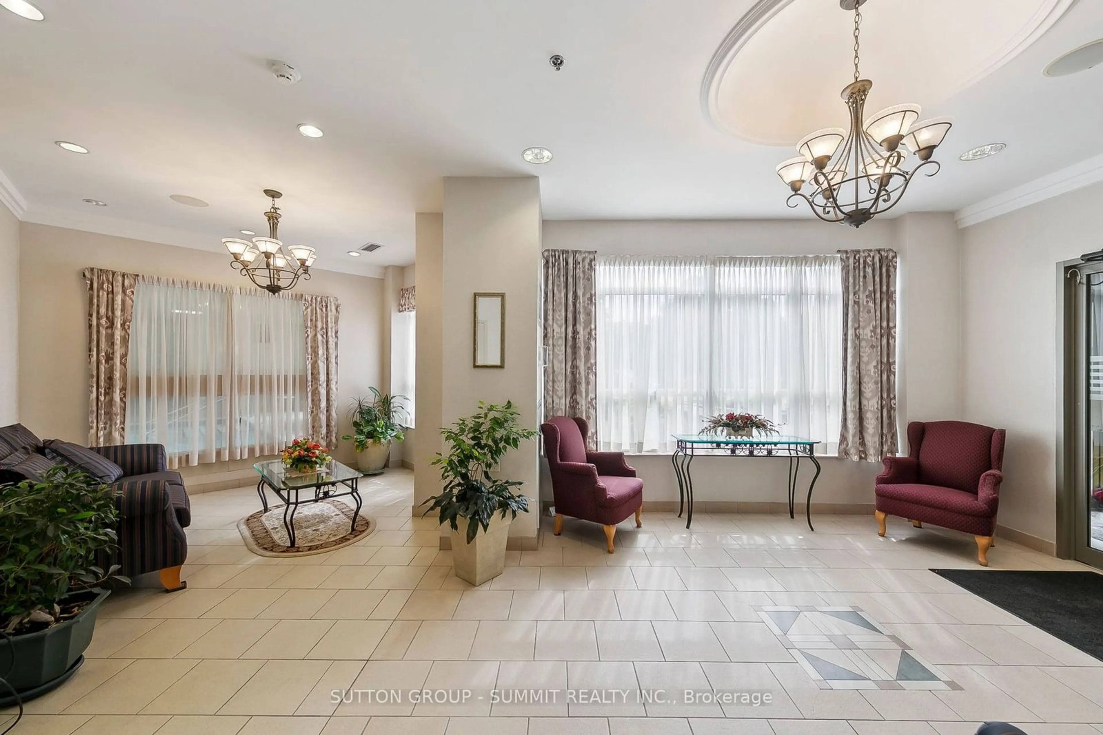 Indoor lobby for 4640 Kimbermount Ave #708, Mississauga Ontario L5M 5W6