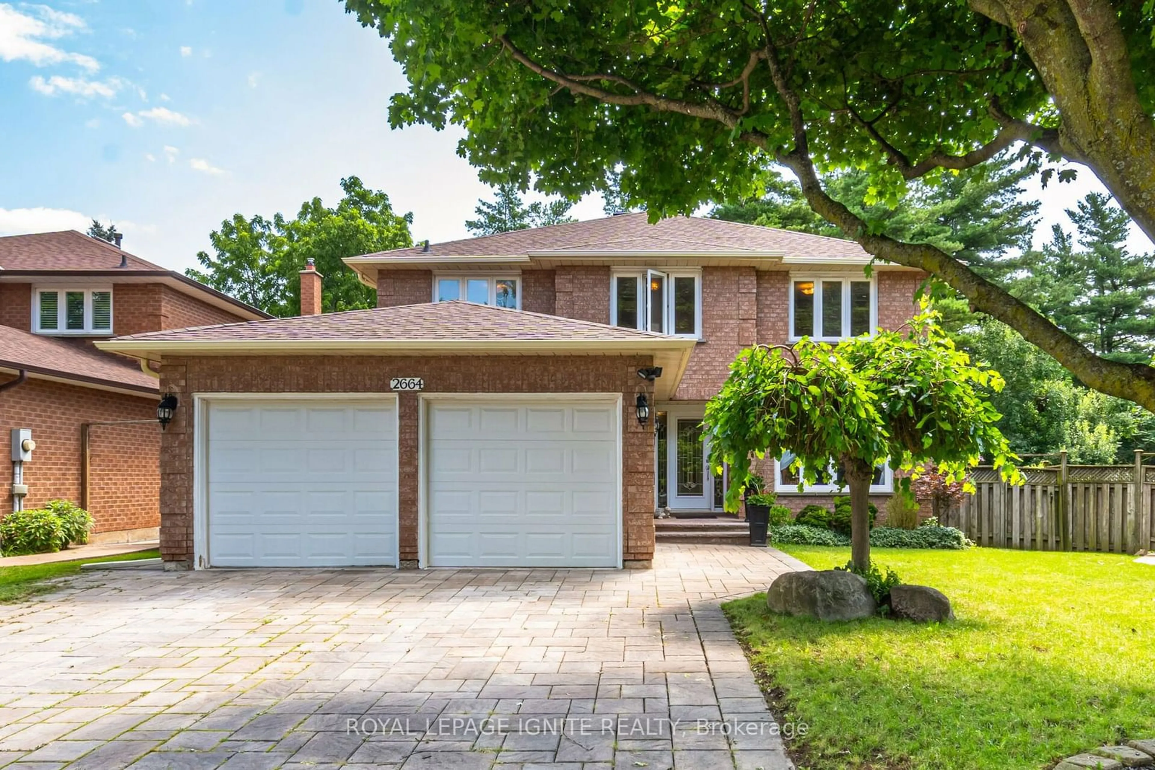 Home with brick exterior material for 2664 Fonthill Dr, Oakville Ontario L6J 7H5