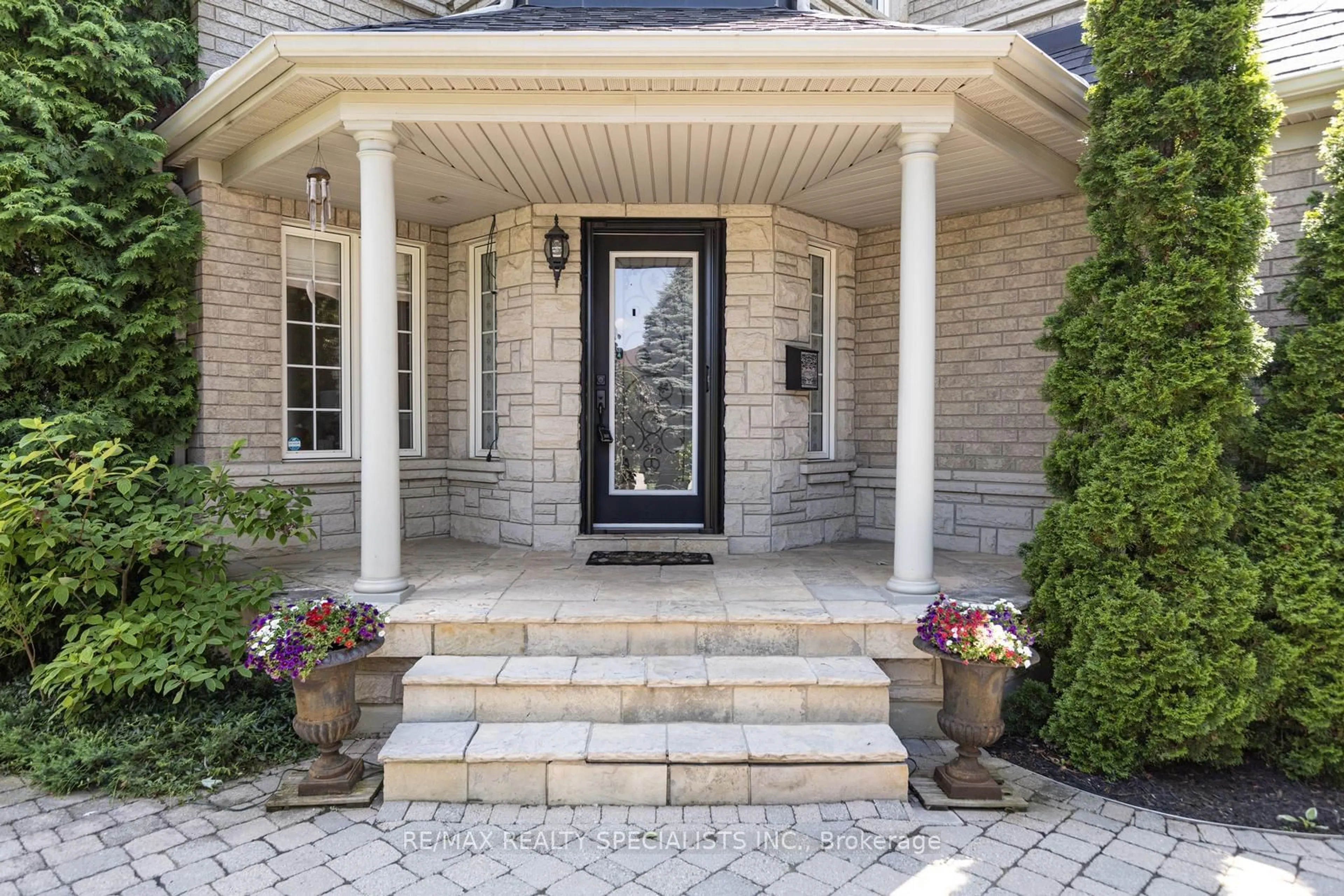 Indoor entryway for 3136 Baron Dr, Mississauga Ontario L5M 6V7