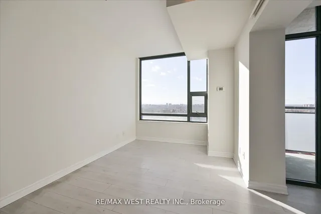 Additional property image - 2522 Keele St Unit 618