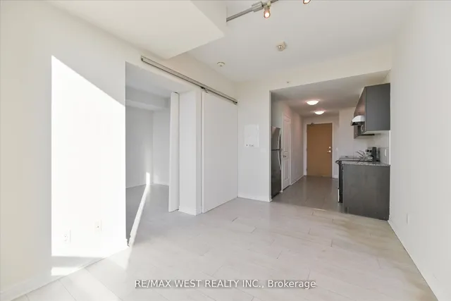 Additional property image - 2522 Keele St Unit 618
