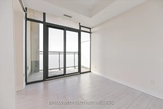 Additional property image - 2522 Keele St Unit 618