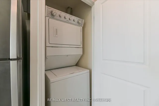 Additional property image - 2522 Keele St Unit 618
