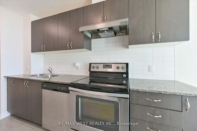 Additional property image - 2522 Keele St Unit 618