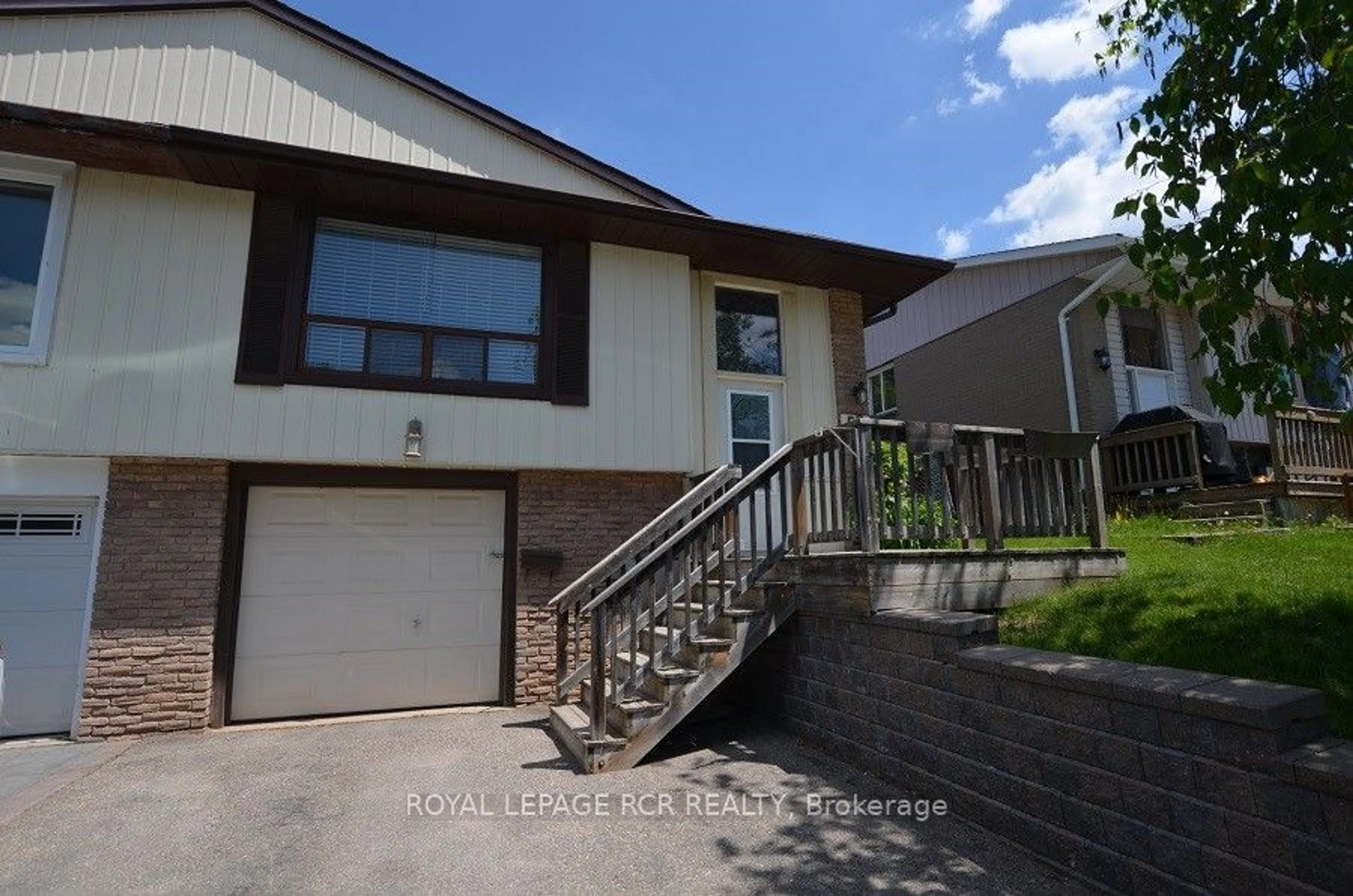 Frontside or backside of a home for 53 Cardwell St, Orangeville Ontario L9W 2V7