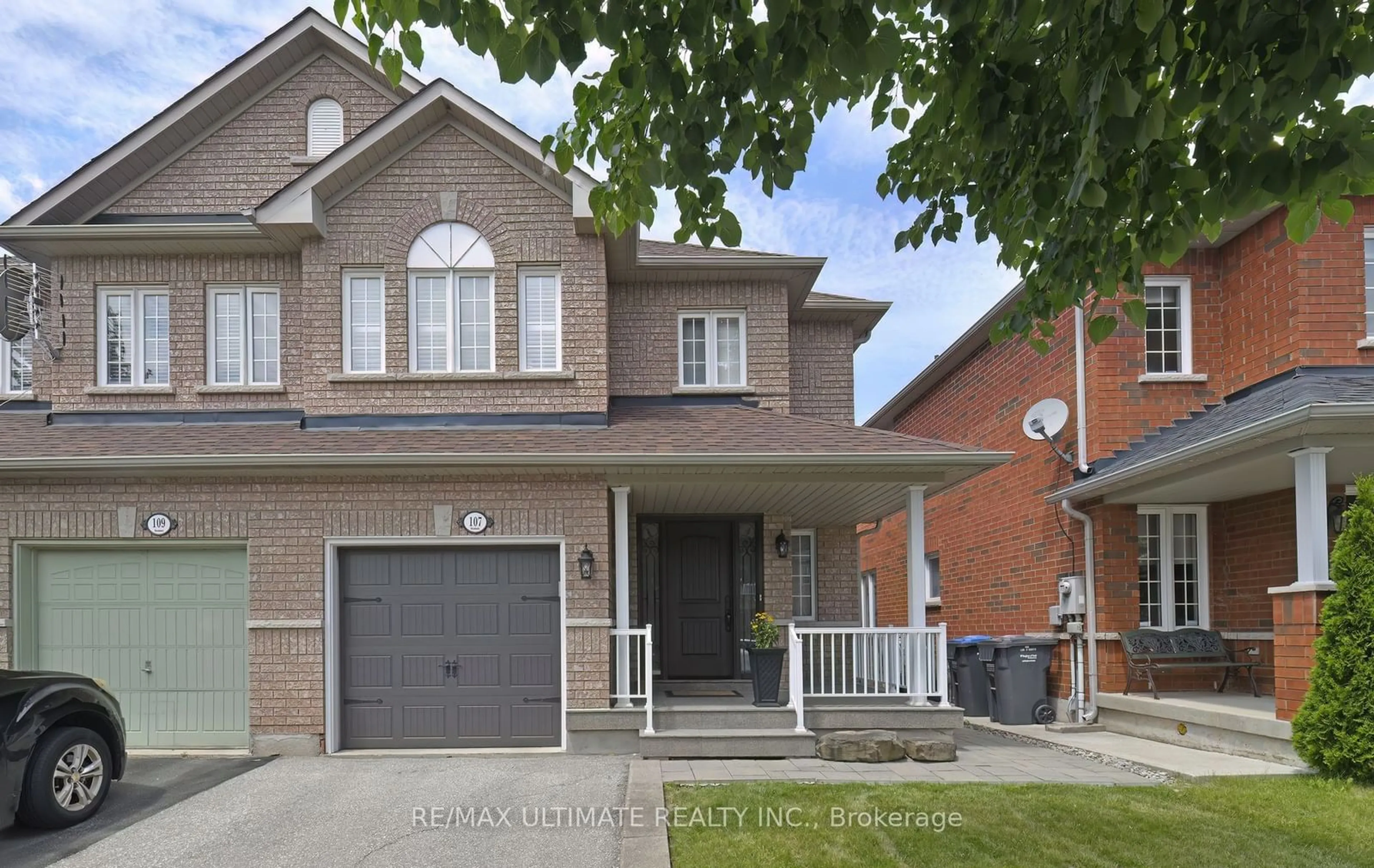 Home with brick exterior material for 107 Echoridge Dr, Brampton Ontario L7A 3P8