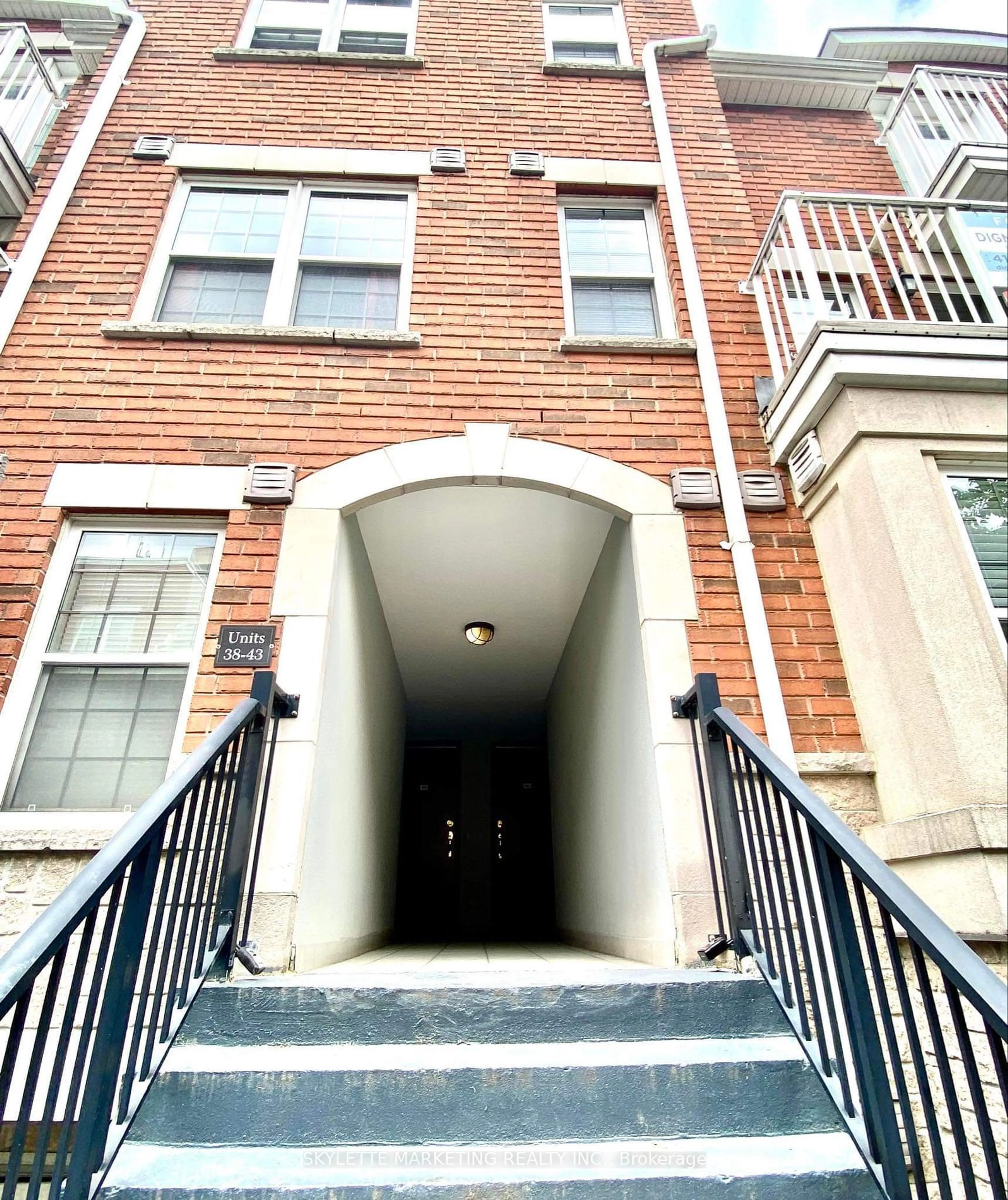 A pic from exterior of the house or condo for 37 Four Winds Dr #39, Toronto Ontario M3J 1K7