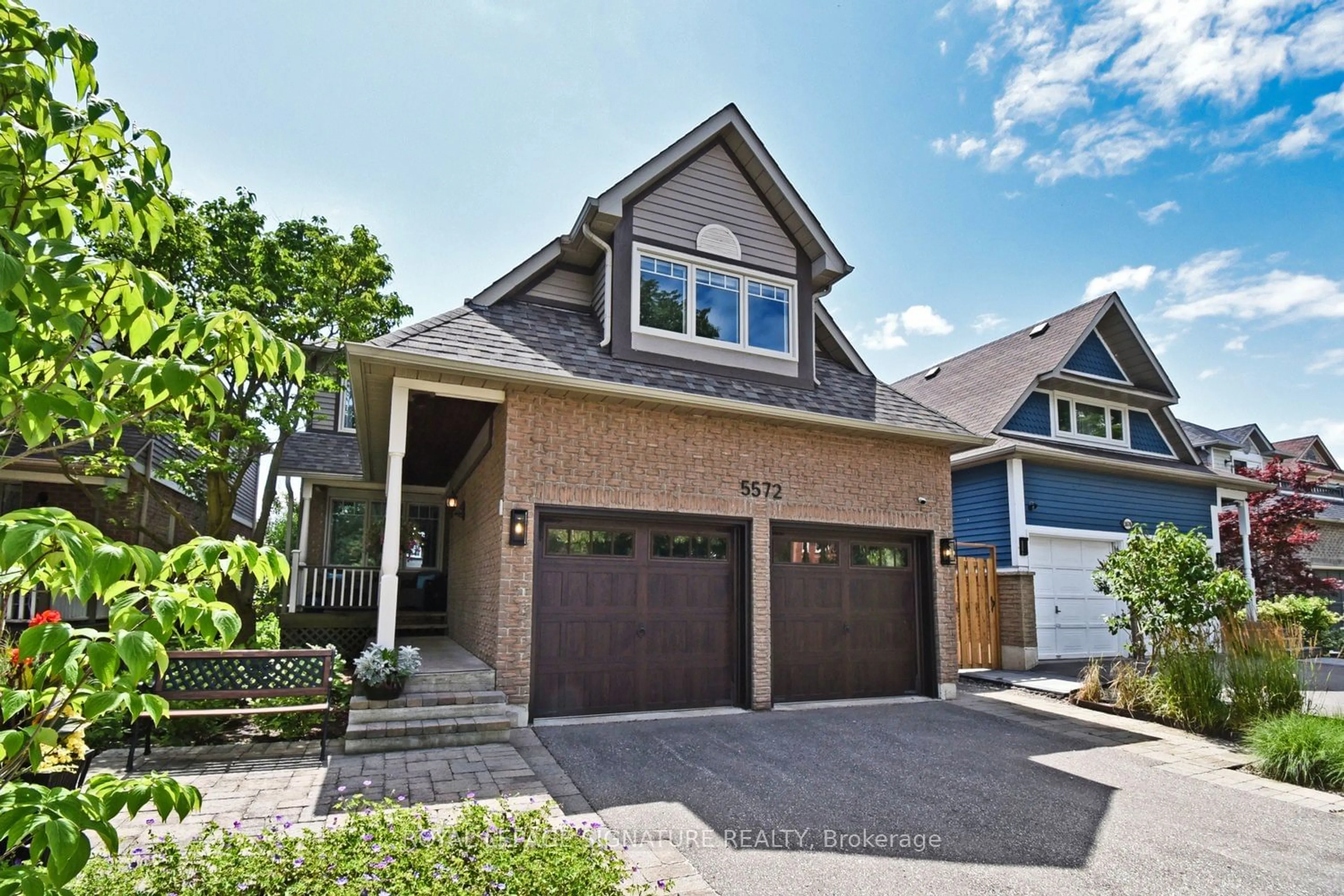 Frontside or backside of a home for 5572 Middlebury Dr, Mississauga Ontario L5M 5G8