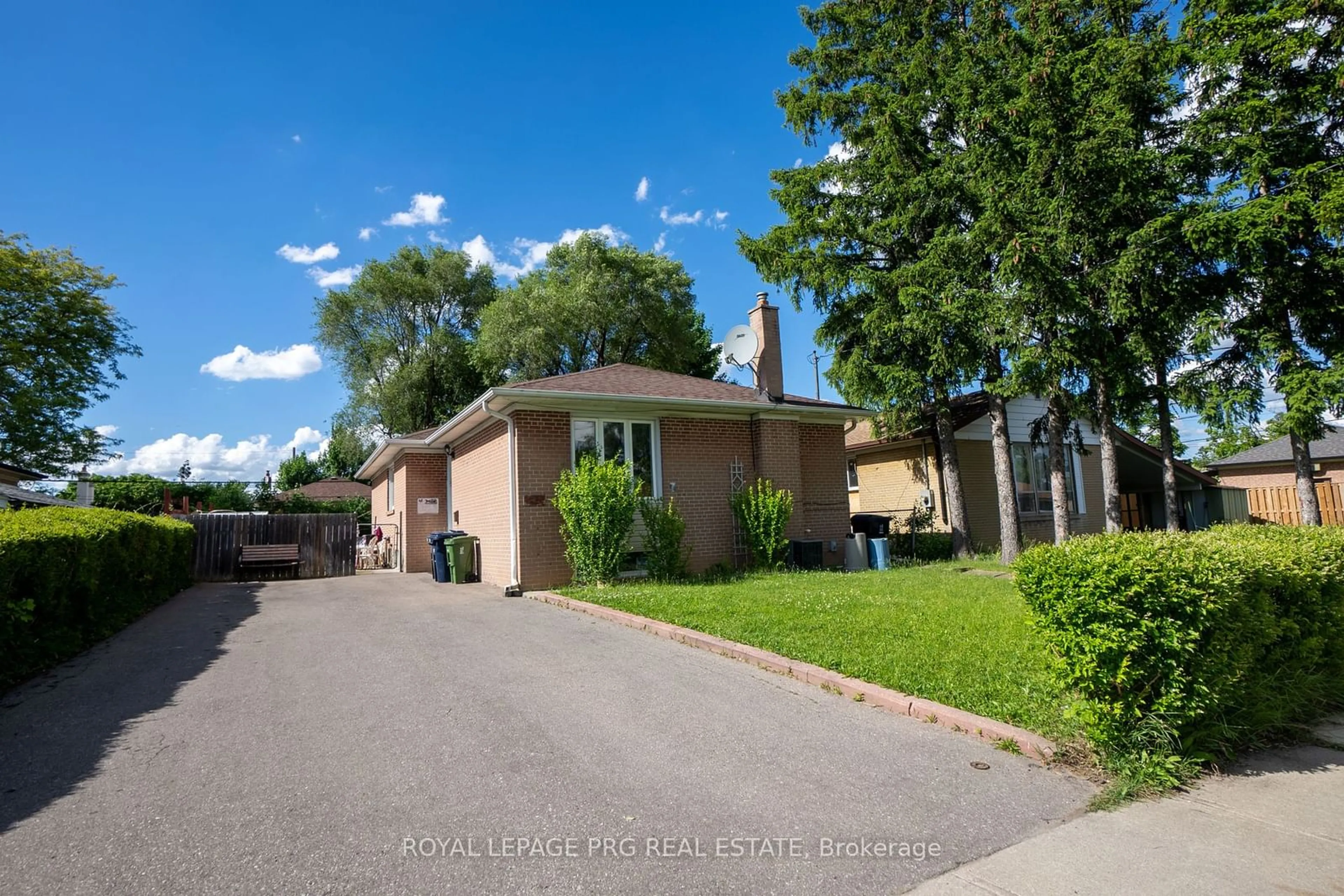 Frontside or backside of a home for 48 Guiness Ave, Toronto Ontario M9W 3K9