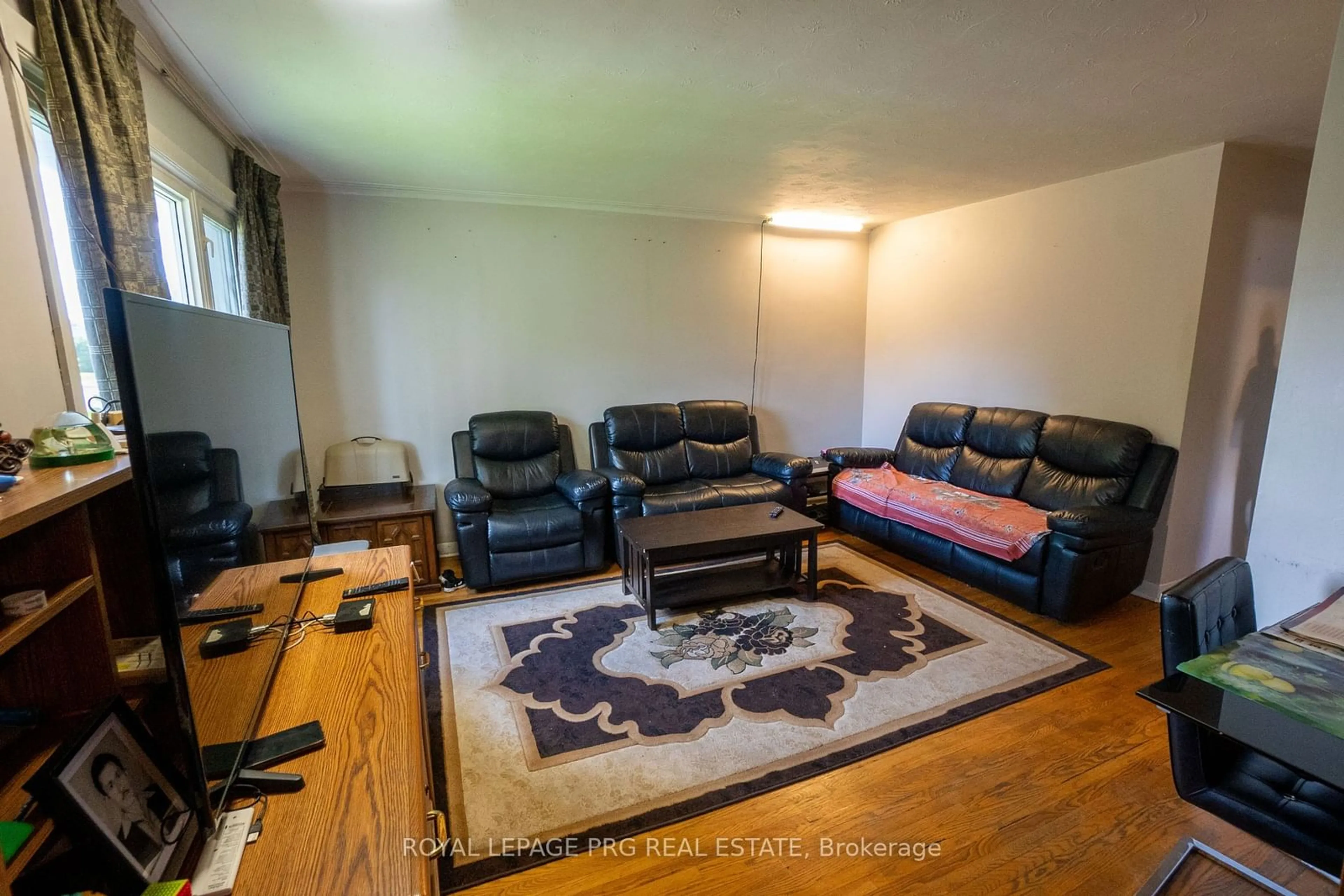 Living room for 48 Guiness Ave, Toronto Ontario M9W 3K9