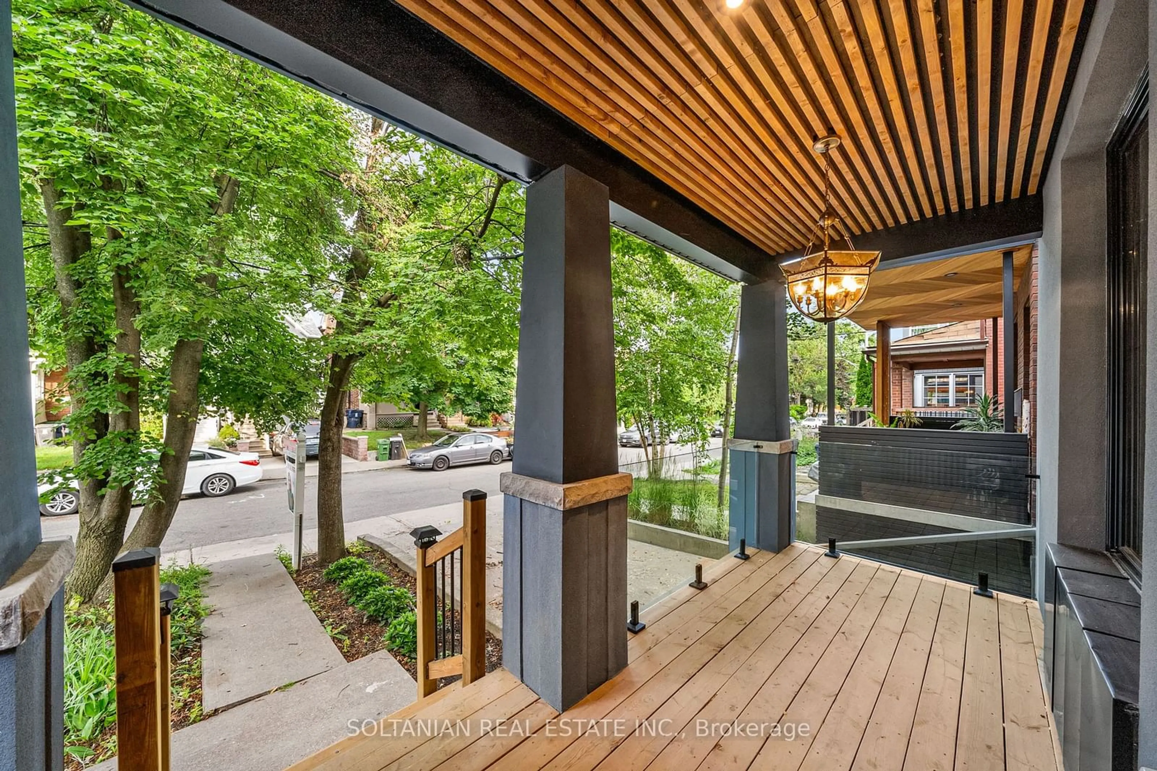 Patio for 316 Salem Ave, Toronto Ontario M6H 3C7