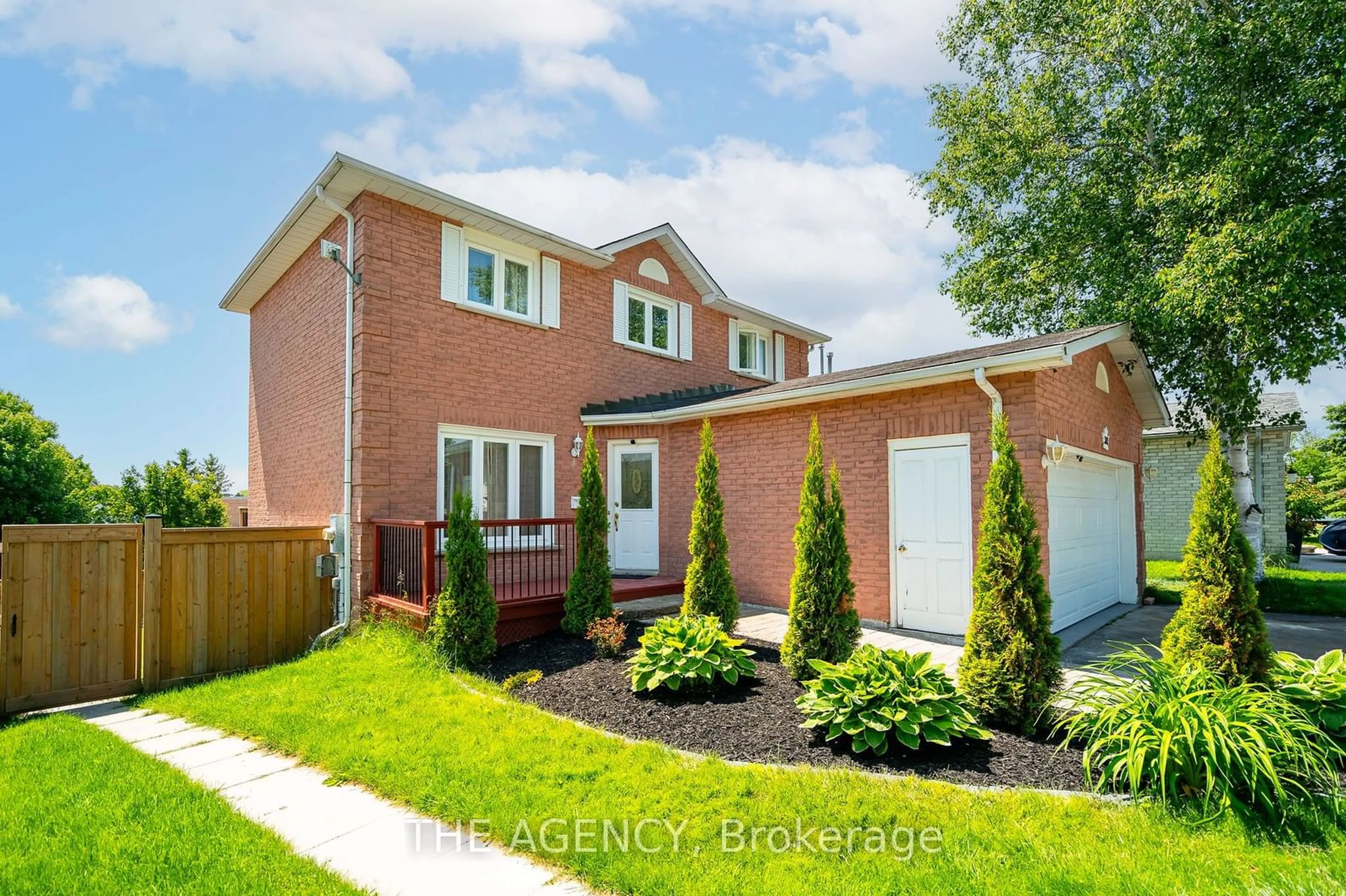 Frontside or backside of a home for 310 Hansen Blvd, Orangeville Ontario L9W 4M6