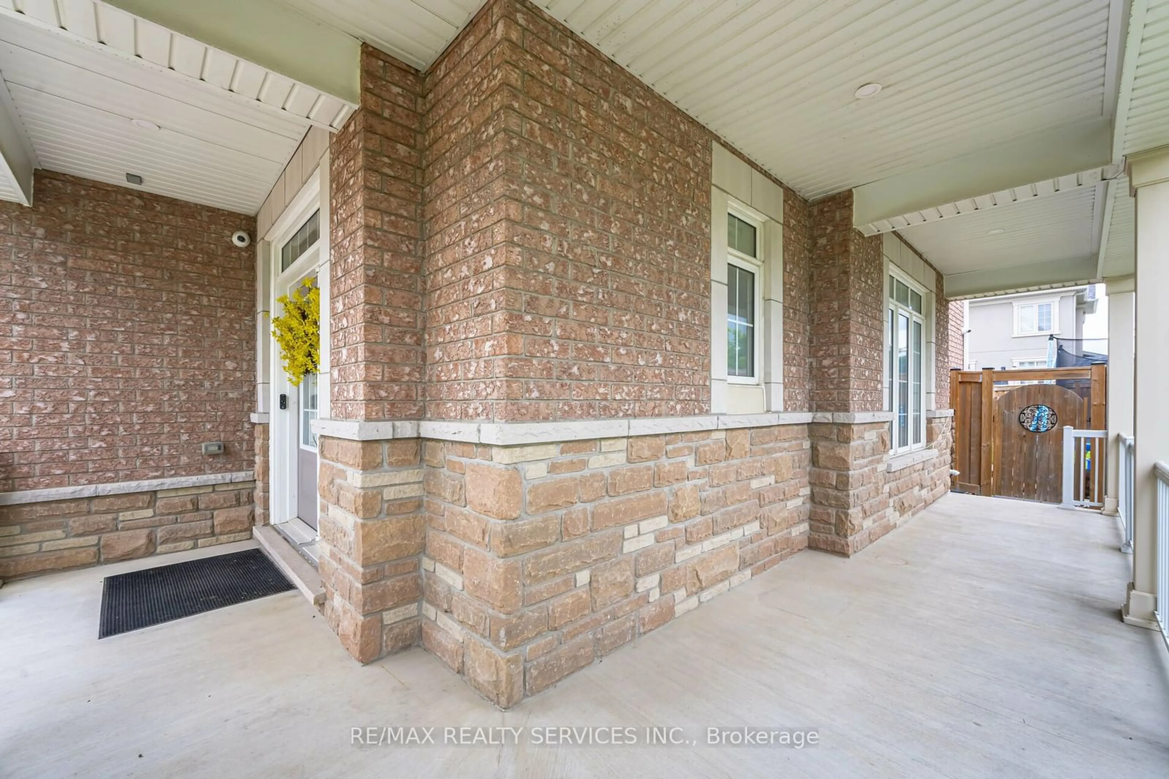 Home with brick exterior material for 68 Snellview Blvd, Caledon Ontario L7C 3S8