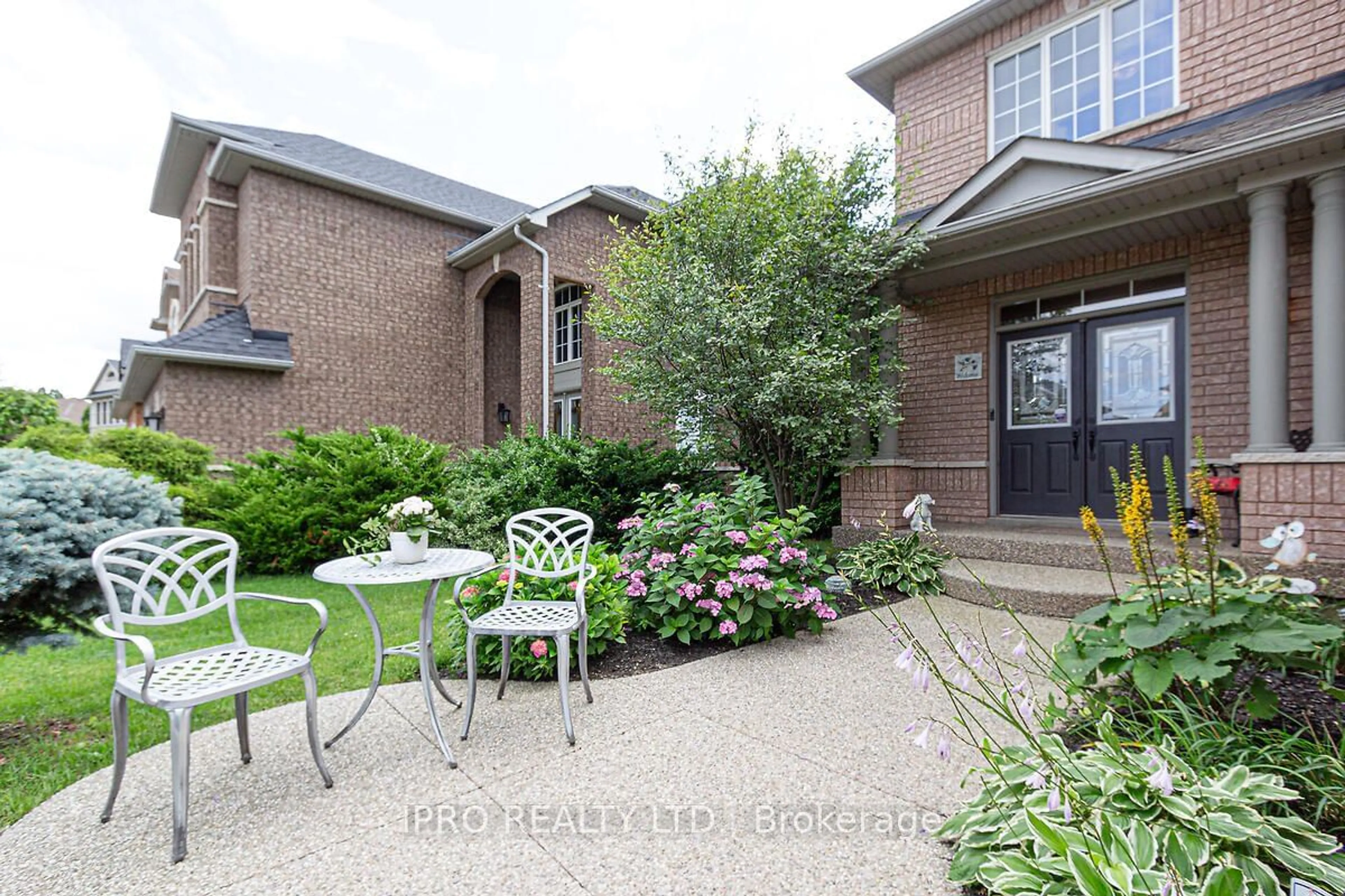 Patio for 1376 Kingsgrove Pl, Oakville Ontario L5M 3V9