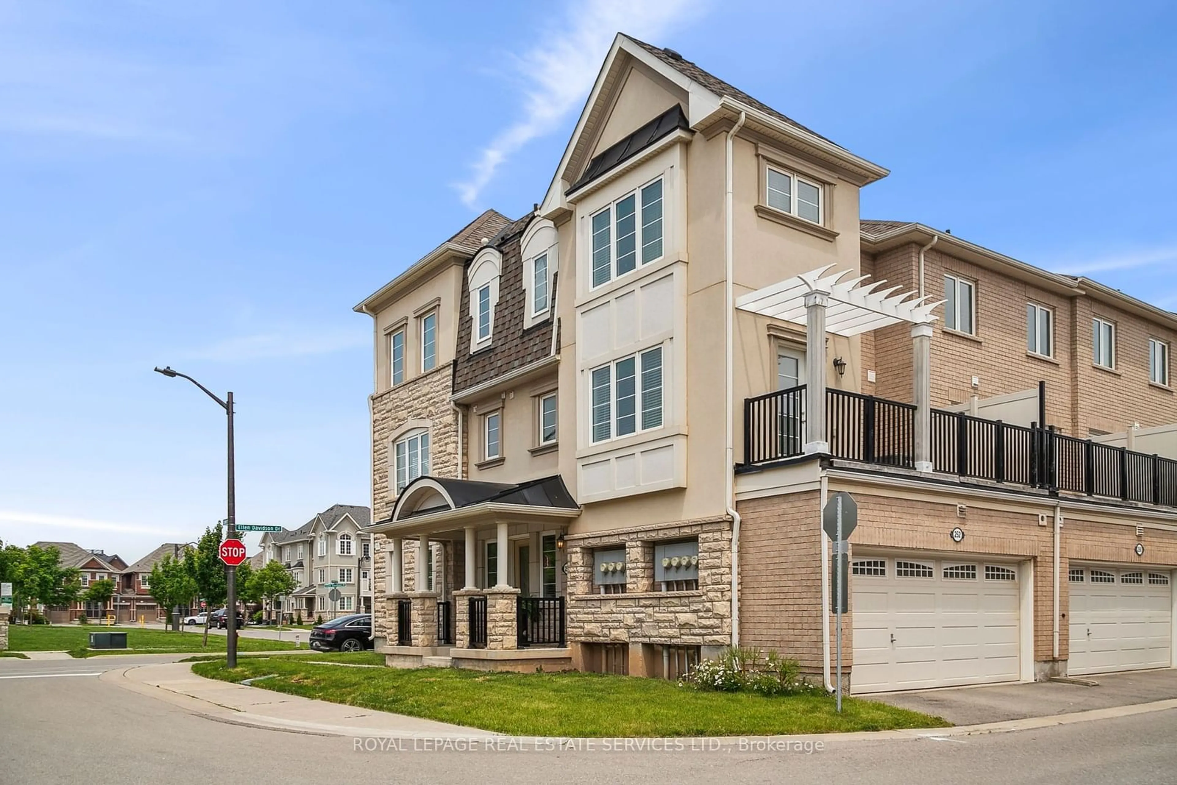A pic from exterior of the house or condo for 252 Ellen Davidson Dr, Oakville Ontario L6M 0V2