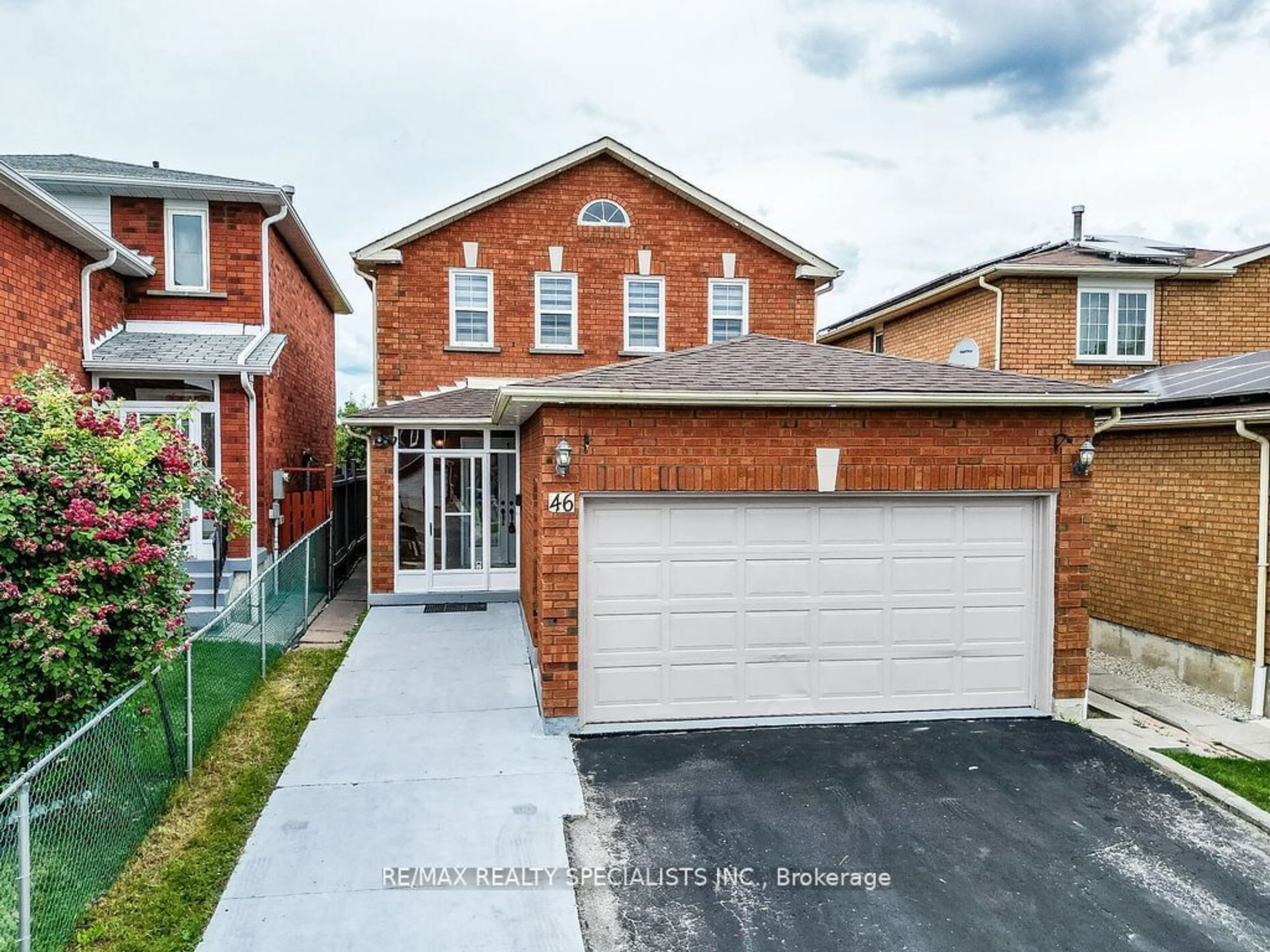 Home with brick exterior material for 46 Kingknoll Dr, Brampton Ontario L6Y 3G6