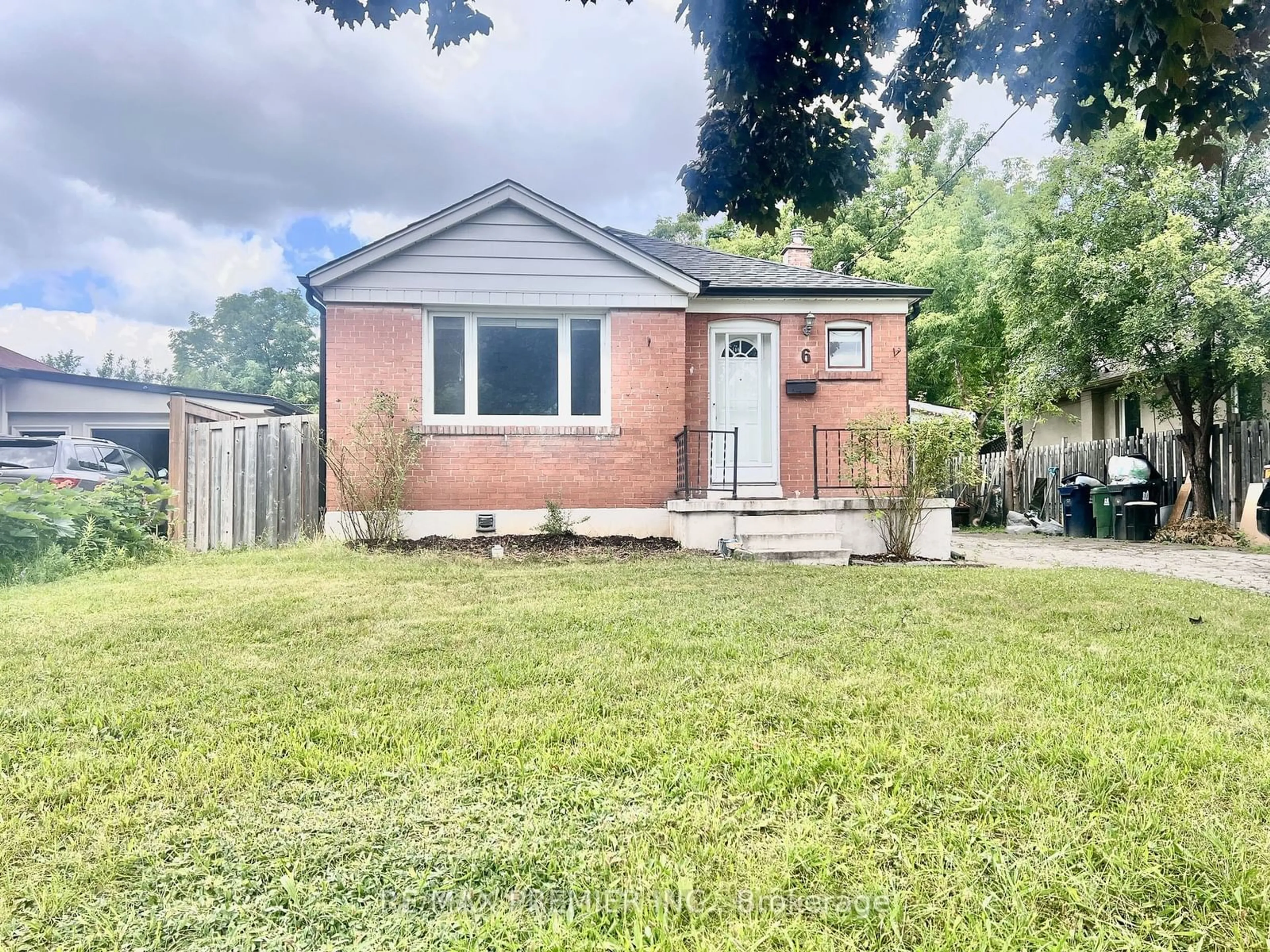 Frontside or backside of a home for 6 Melody Rd, Toronto Ontario M9M 1C7