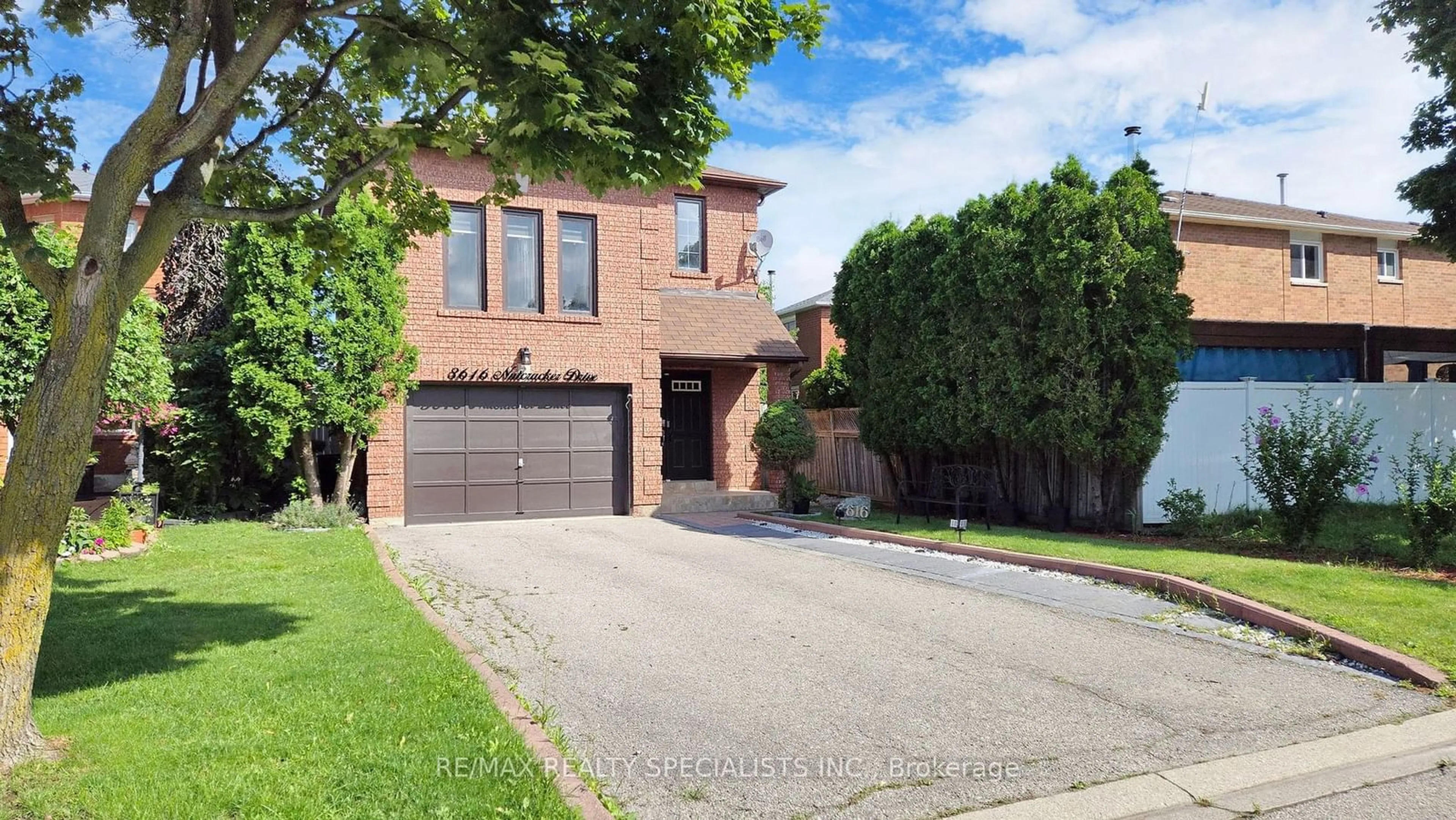 Home with brick exterior material for 3616 Nutcracker Dr, Mississauga Ontario L5N 6G7