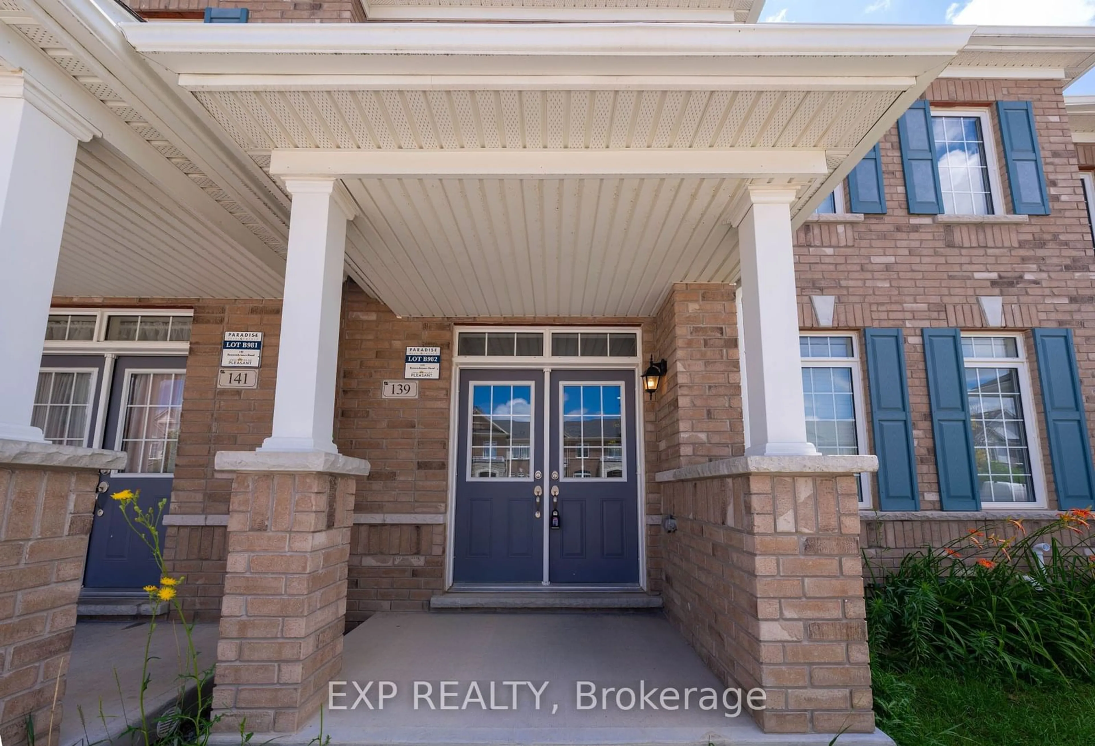 Indoor entryway for 139 Remembrance Rd, Brampton Ontario L7A 0G1