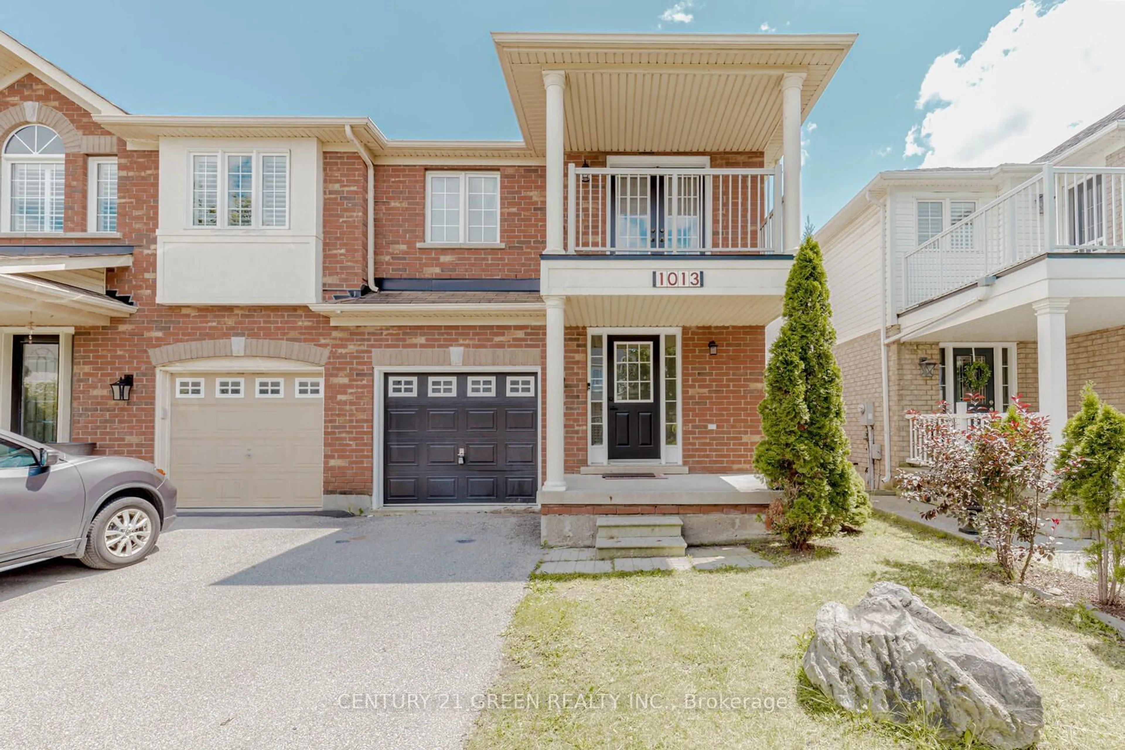 A pic from exterior of the house or condo for 1013 Donnelly St, Milton Ontario L9T 0A2