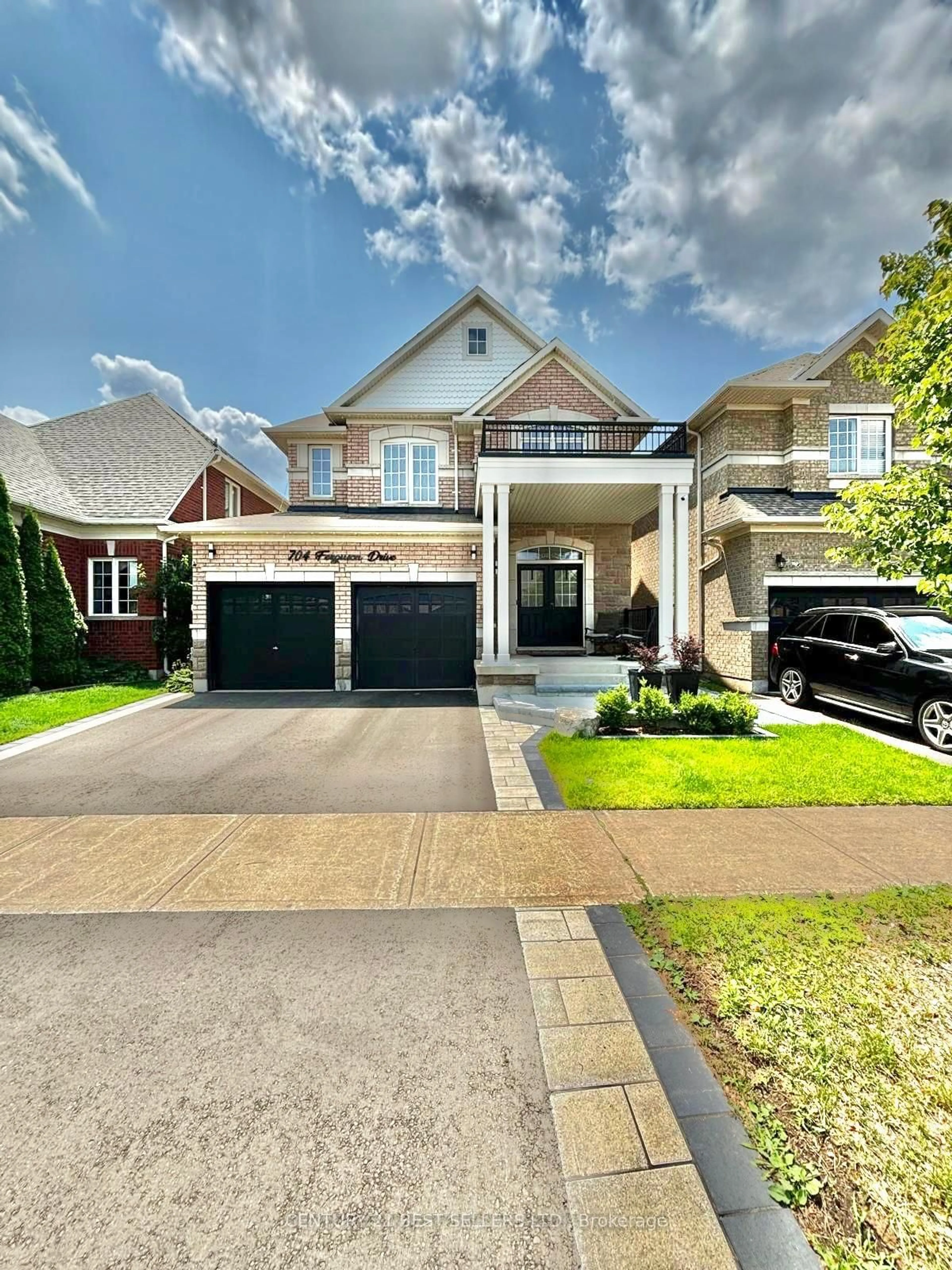 Frontside or backside of a home for 704 Ferguson Dr, Milton Ontario L9T 7C7