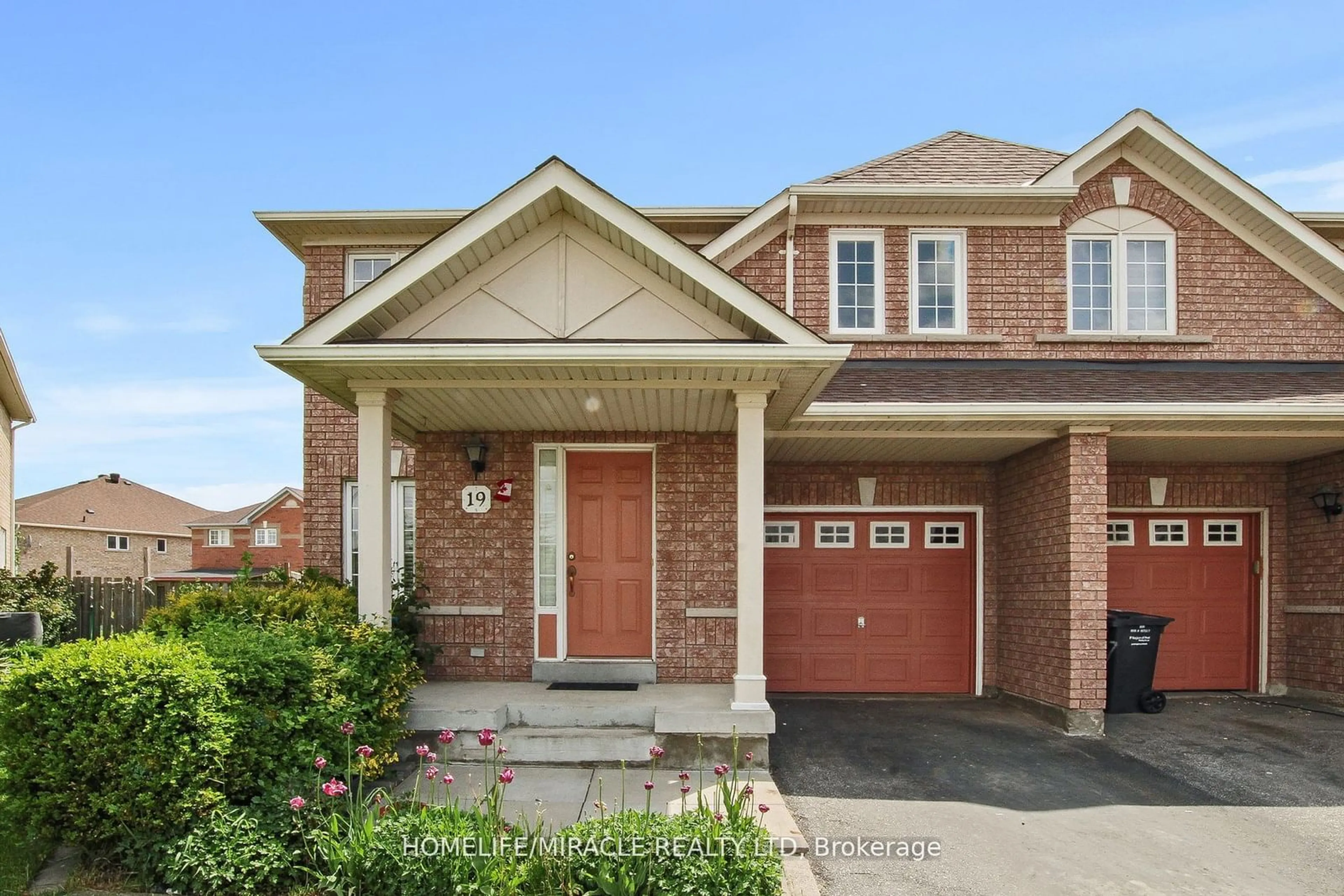 Home with brick exterior material for 19 Cosenza Crt, Brampton Ontario L6P 1S3