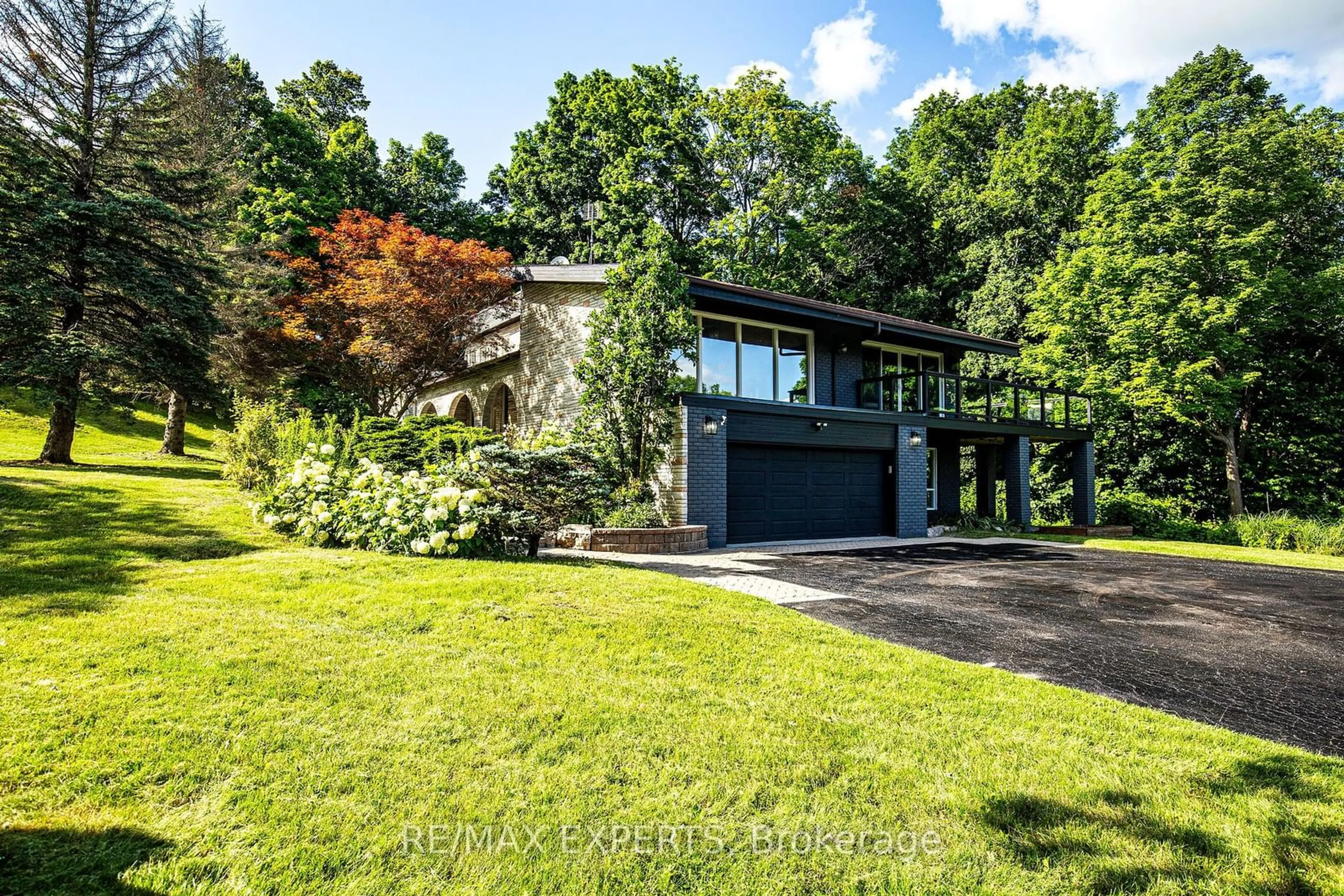 Frontside or backside of a home for 17 Keily Cres, Caledon Ontario L7E 0R3