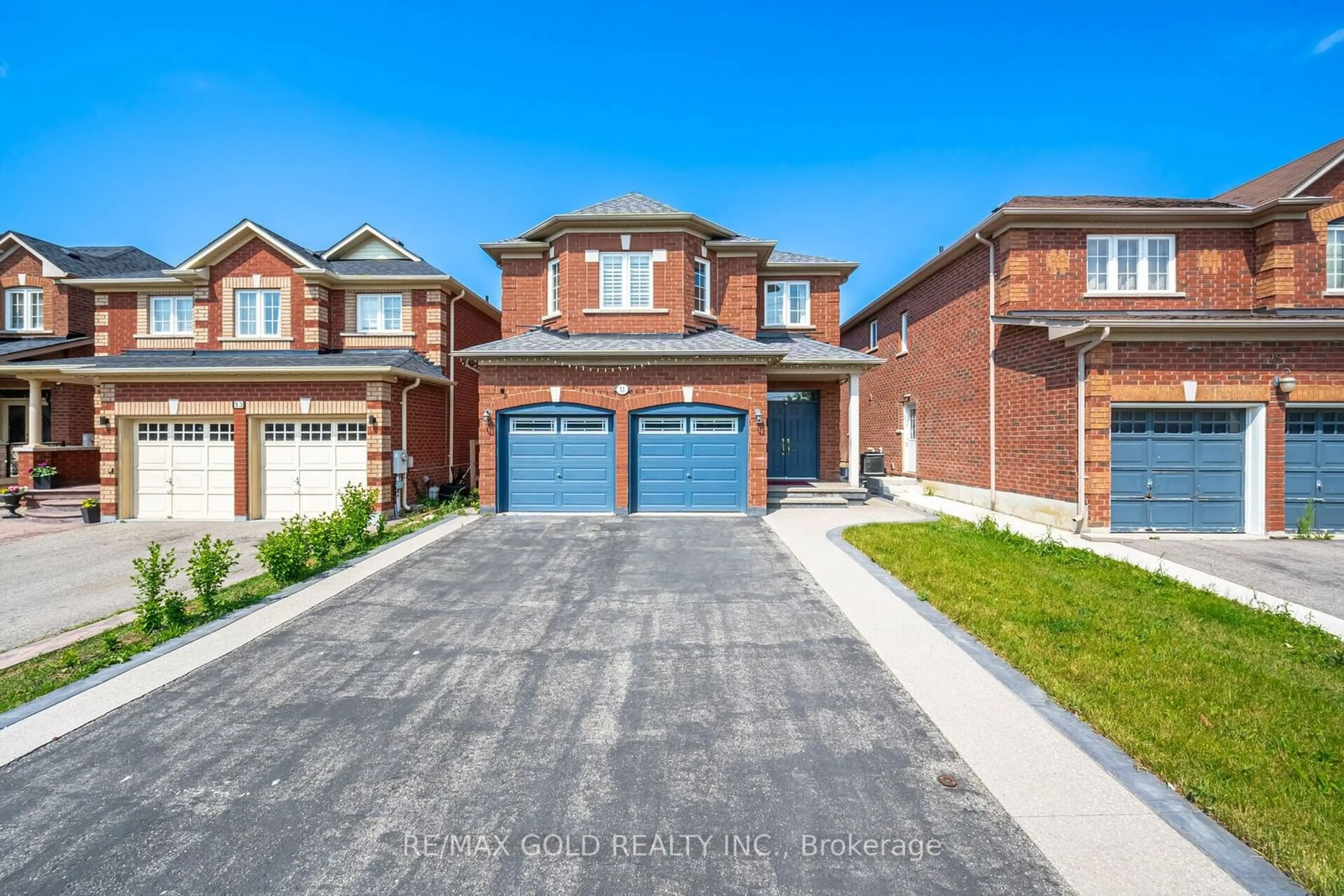 Home with brick exterior material for 51 Turquoise Cres, Brampton Ontario L6P 2R3