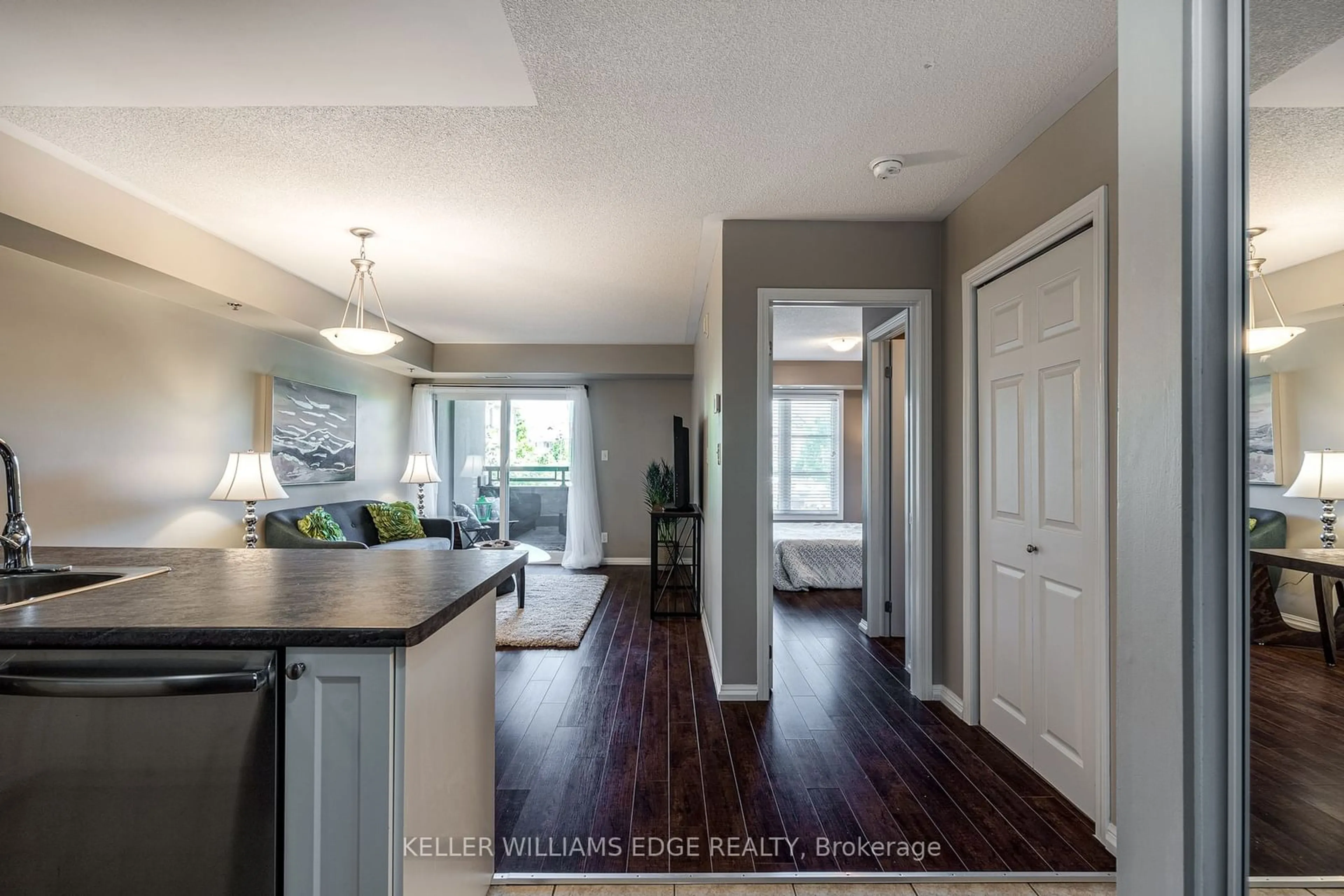 Indoor entryway for 3070 Rotary Way #203, Burlington Ontario L7M 0H1