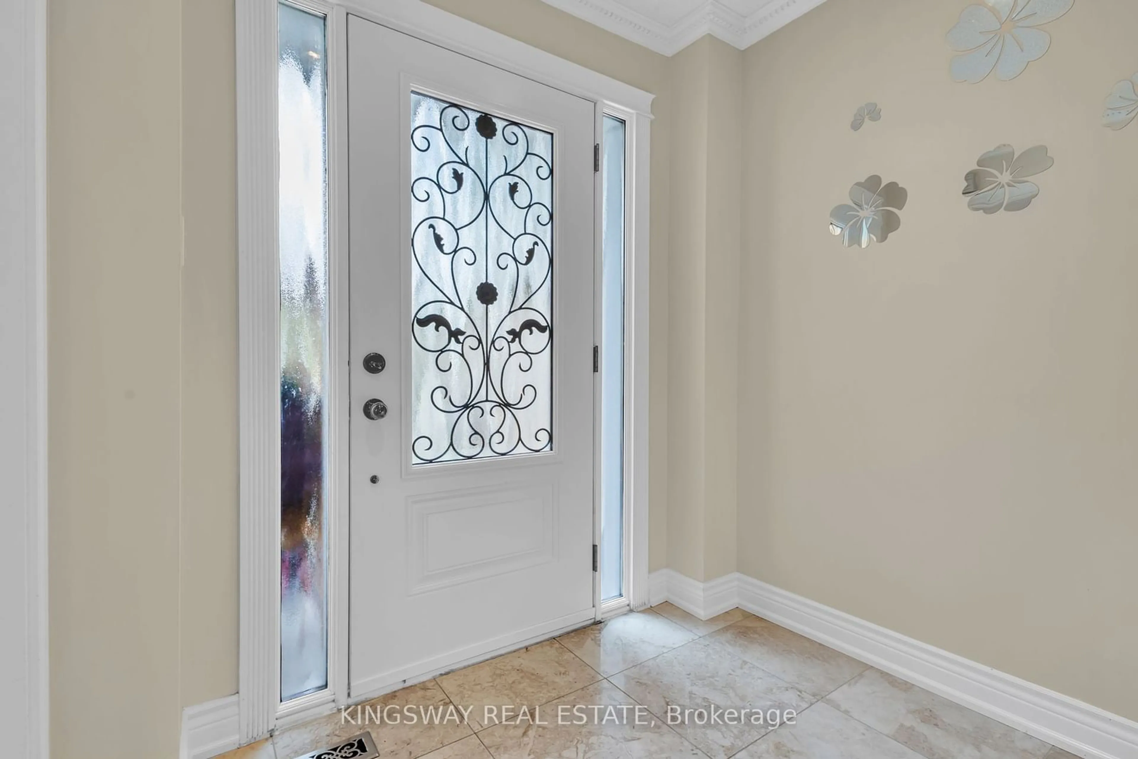 Indoor entryway for 3184 cambourne Cres, Mississauga Ontario L5M 5G1