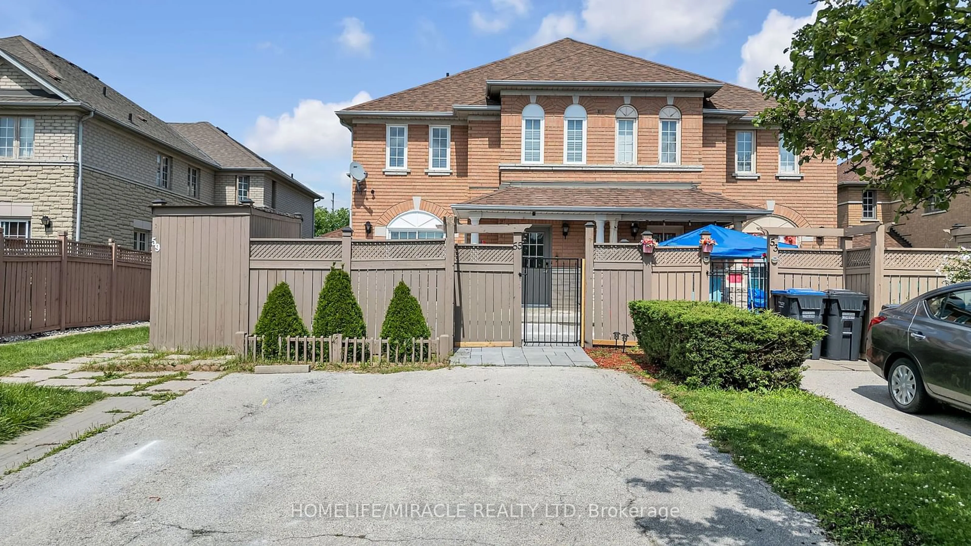 Frontside or backside of a home for 55 Morningmist St, Brampton Ontario L6R 2A6