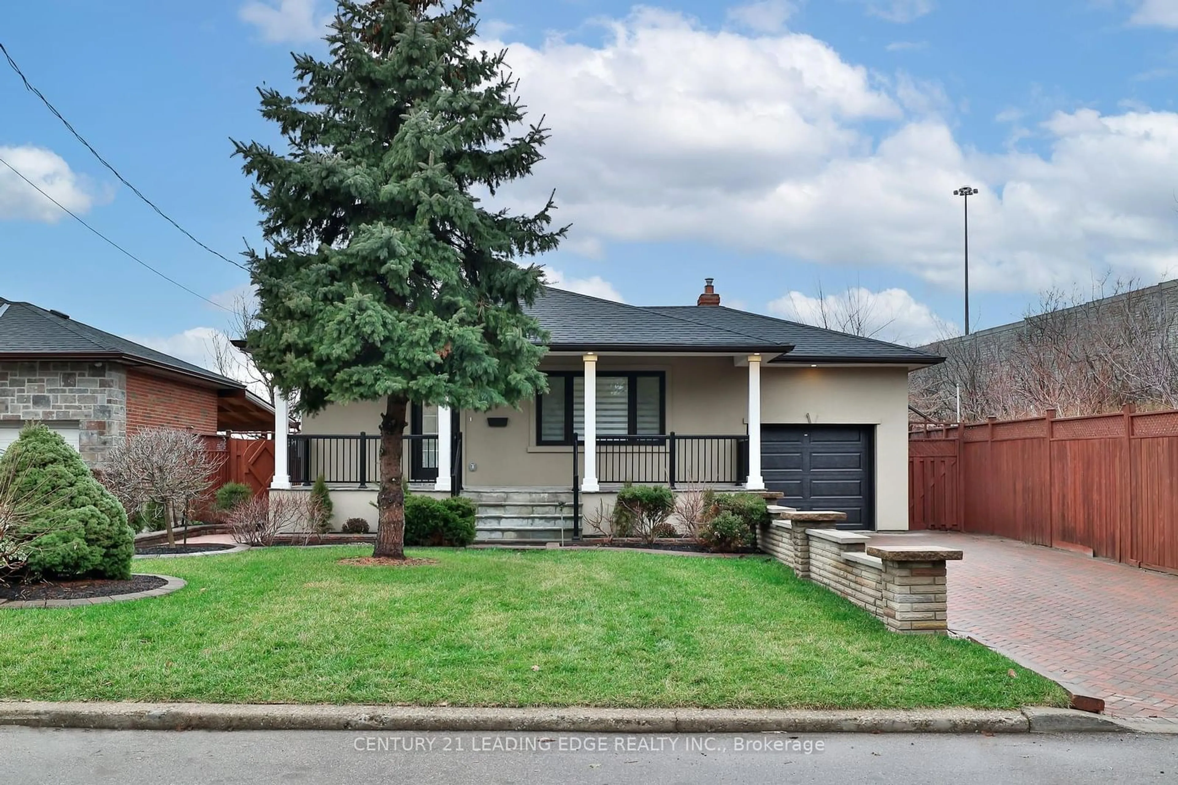 Frontside or backside of a home for 10 FRANKFORT Ave, Toronto Ontario M6L 2Y2