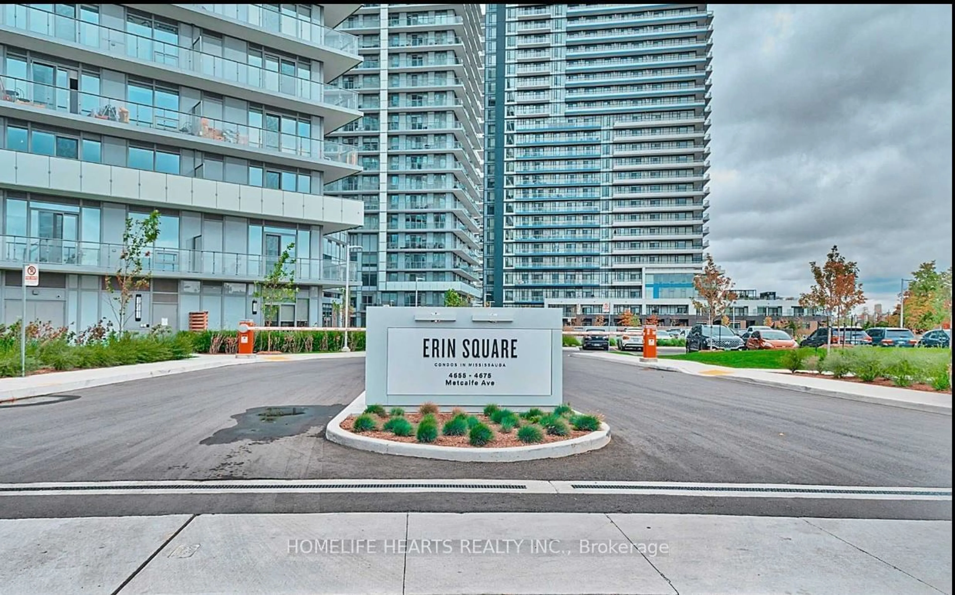 A pic from exterior of the house or condo for 4655 Metcalfe Ave #204, Mississauga Ontario L5M 0Z7