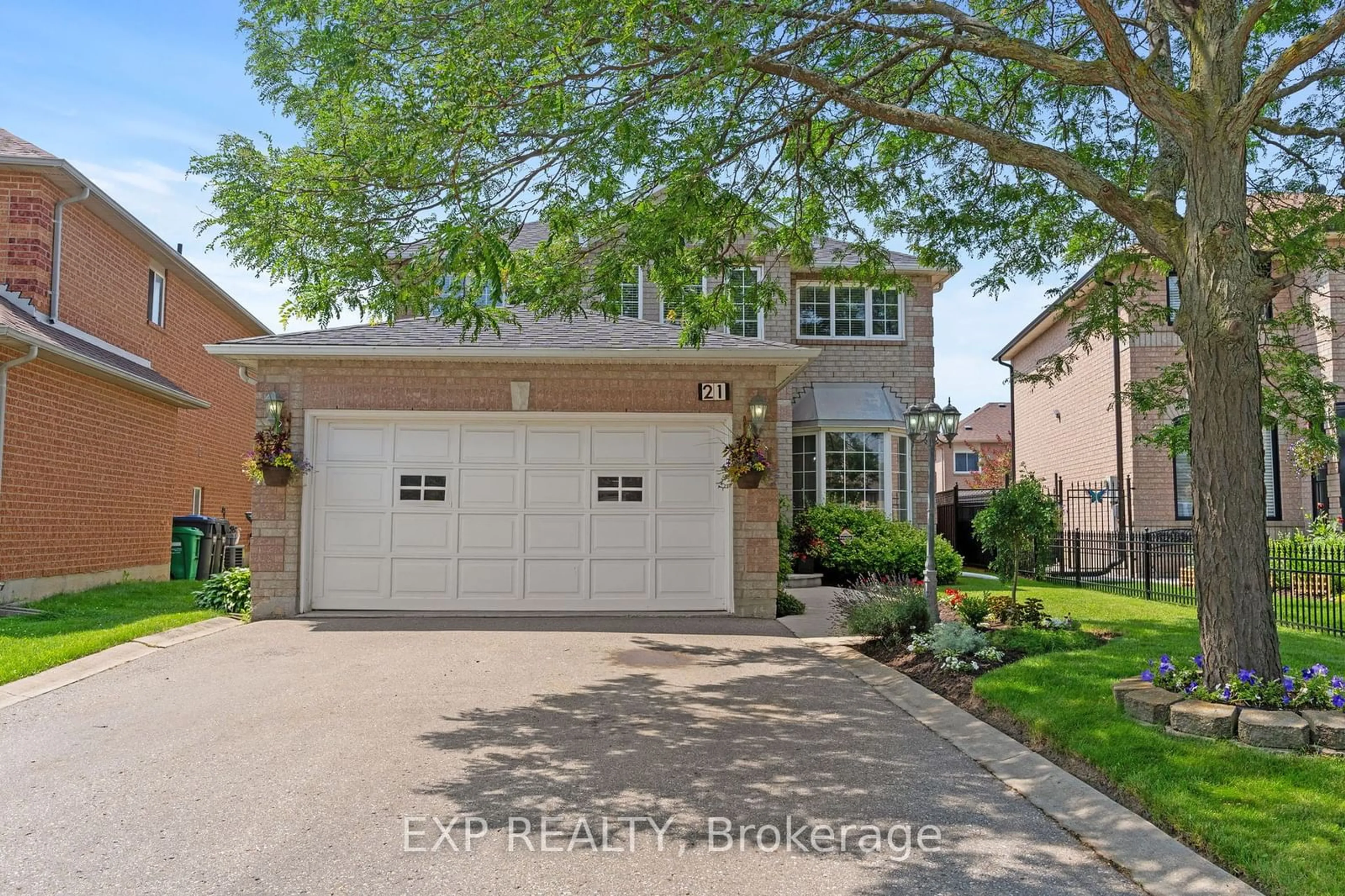 Frontside or backside of a home for 21 Arjay Tr, Brampton Ontario L6X 4L9