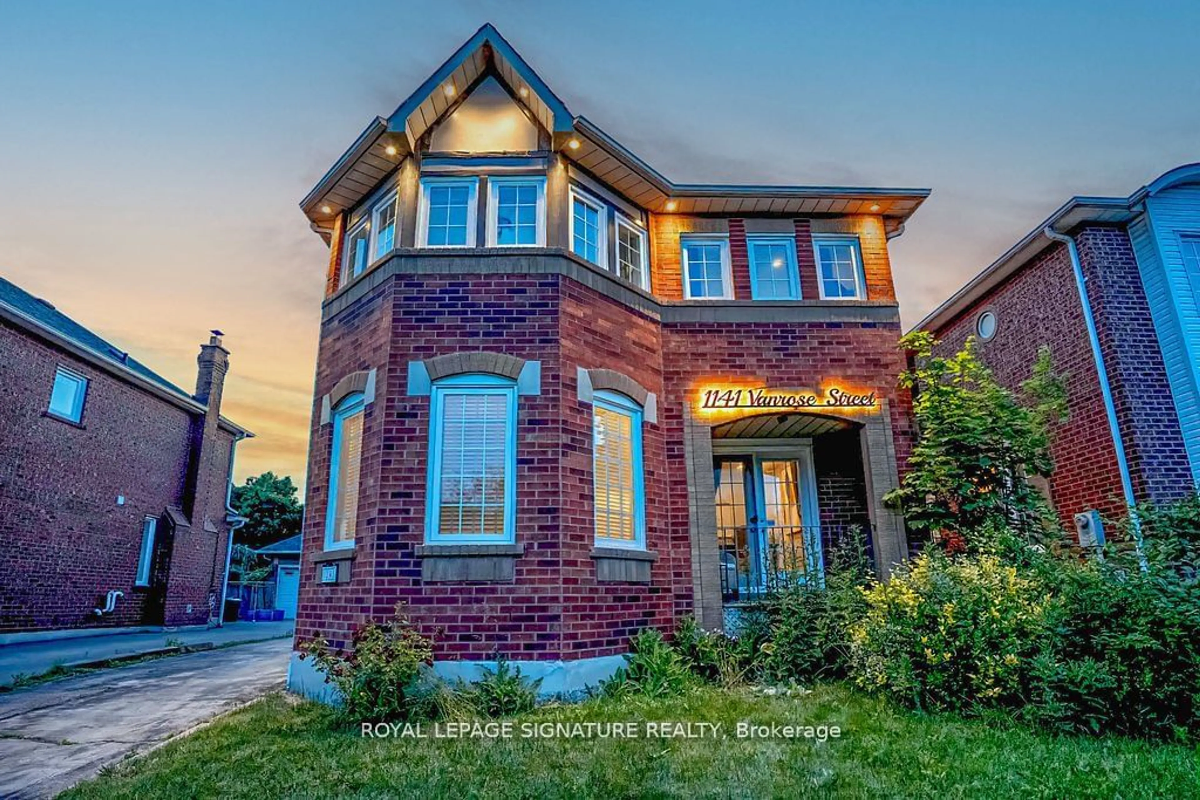 Home with brick exterior material for 1141 Vanrose St, Mississauga Ontario L5V 1L2