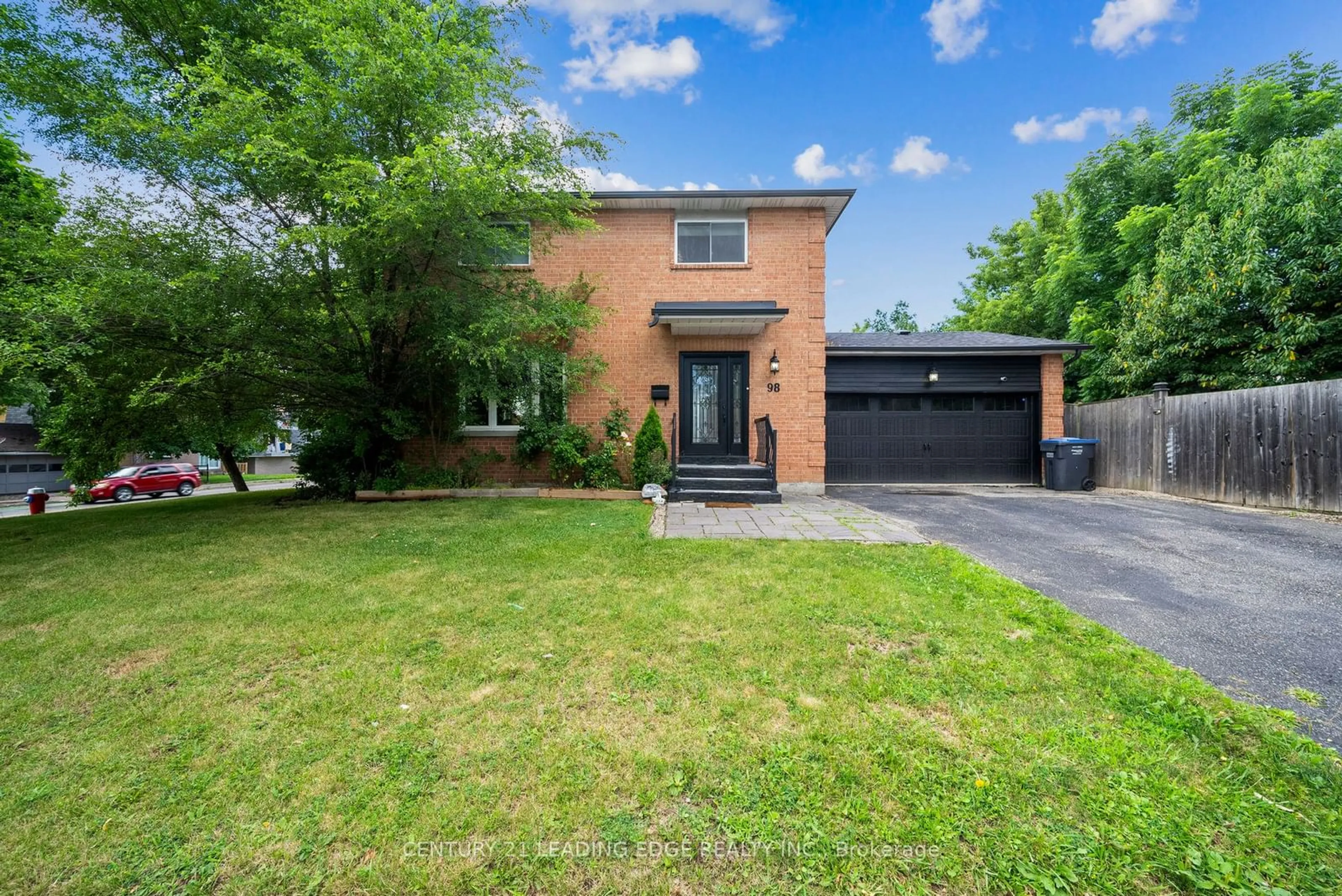 Home with brick exterior material for 98 Church St, Brampton Ontario L6V 3Z2