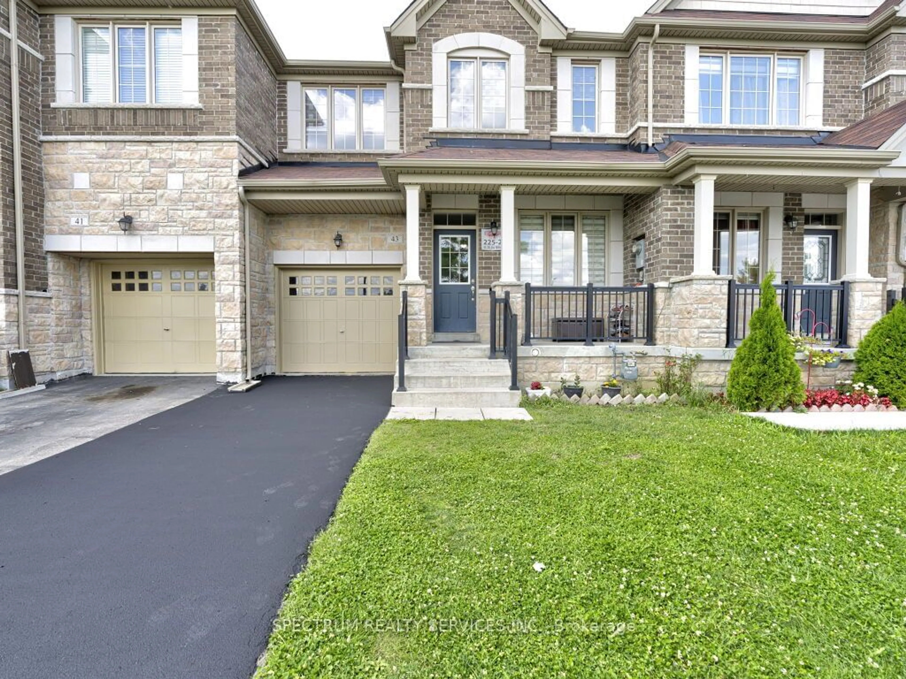 Frontside or backside of a home for 43 Zelda Rd, Brampton Ontario L6R 0B6