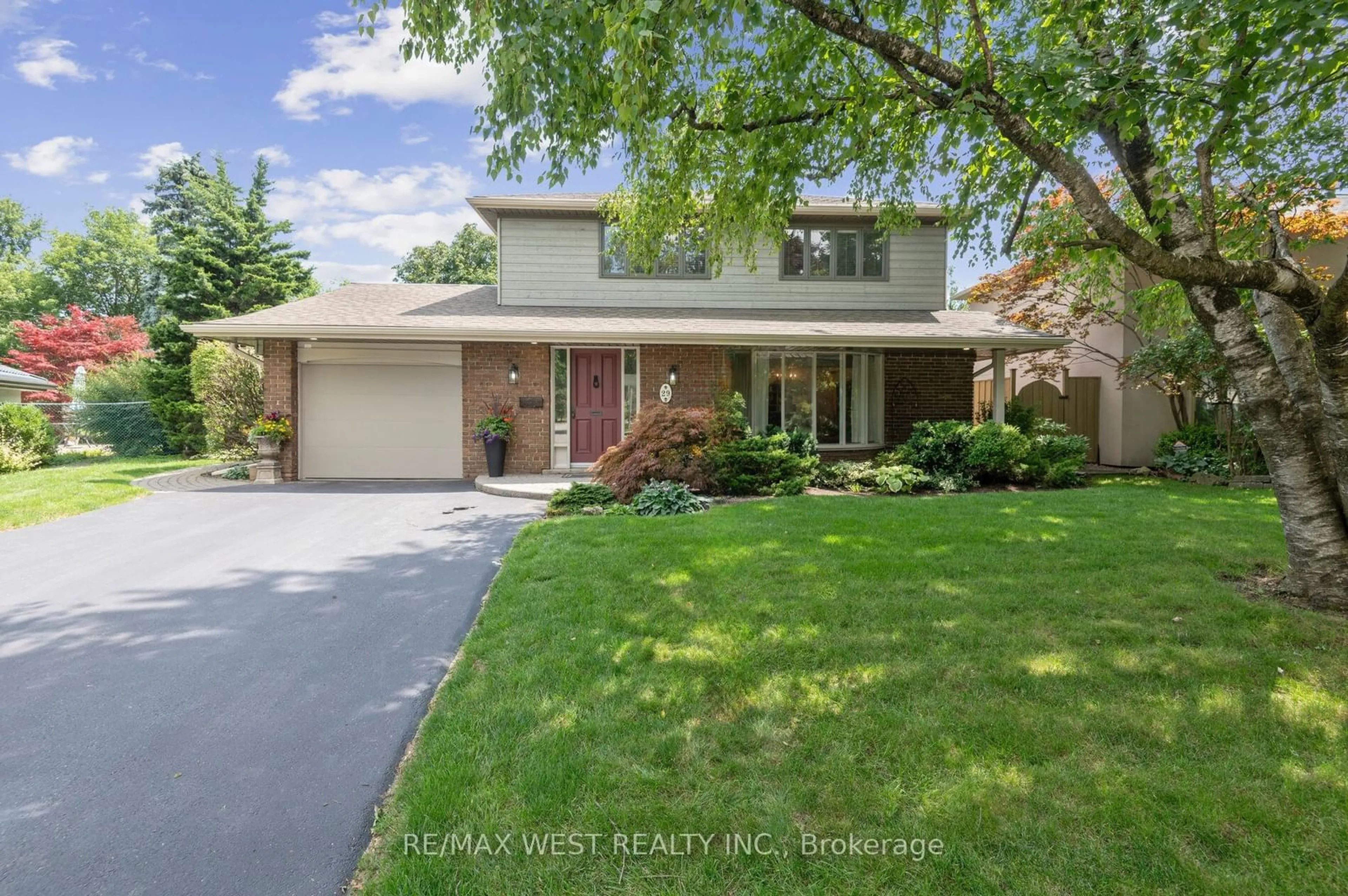 Frontside or backside of a home for 29 Vanderbrent Cres, Toronto Ontario M9R 3W9