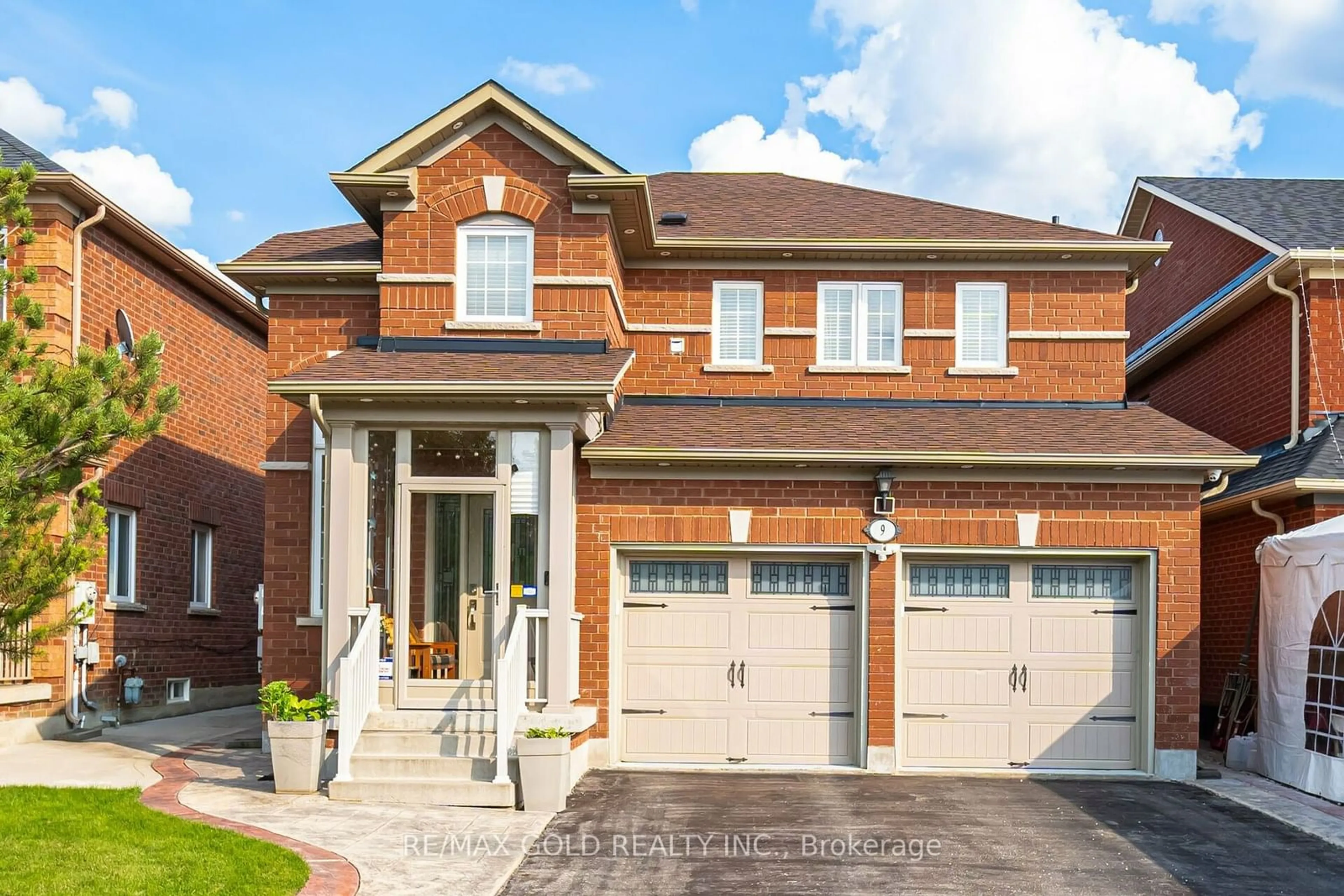 Home with brick exterior material for 9 Tan Lane, Brampton Ontario L6P 0Z9